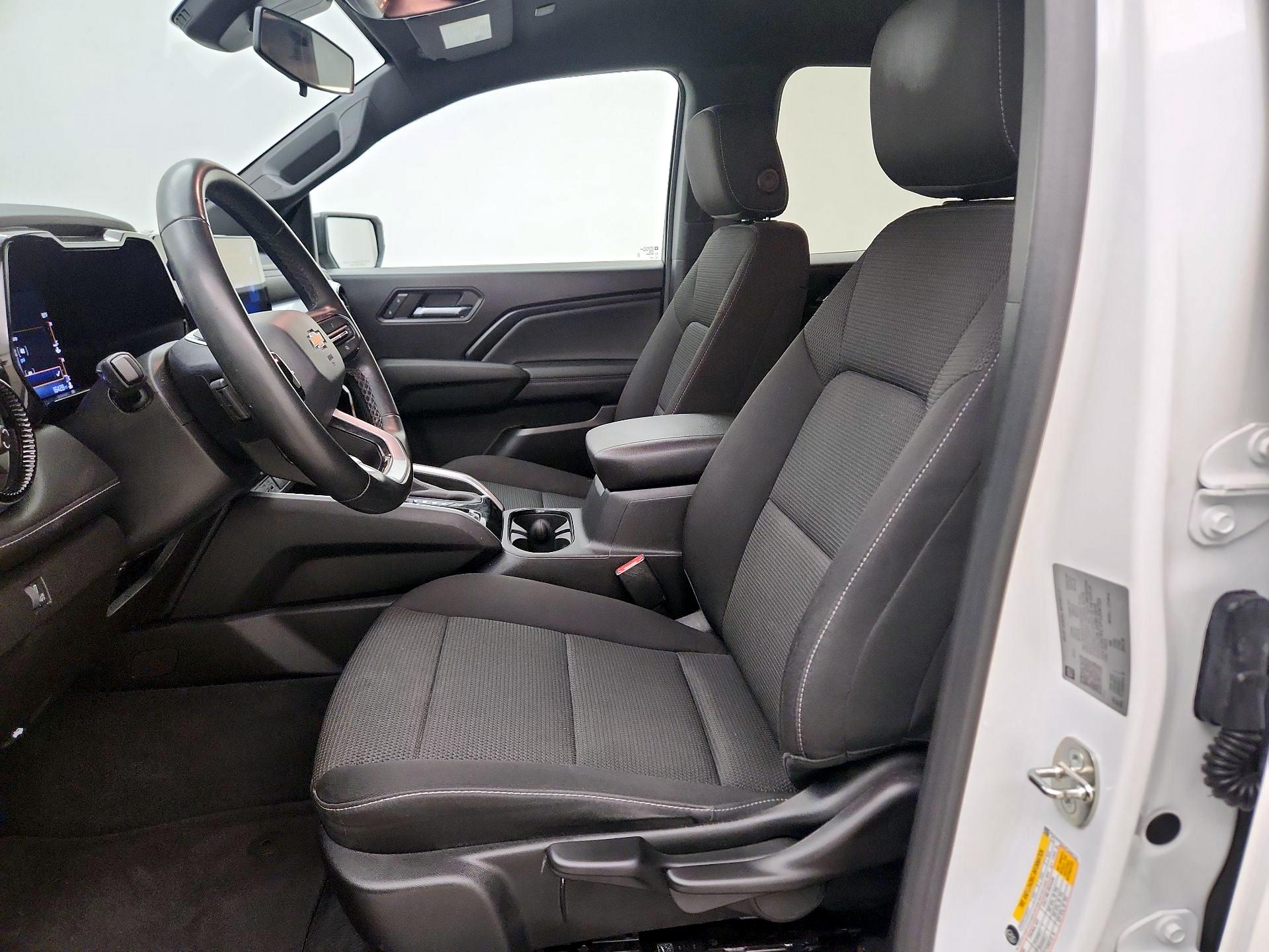 Thumbnail: 2023 Chevrolet Colorado - 11