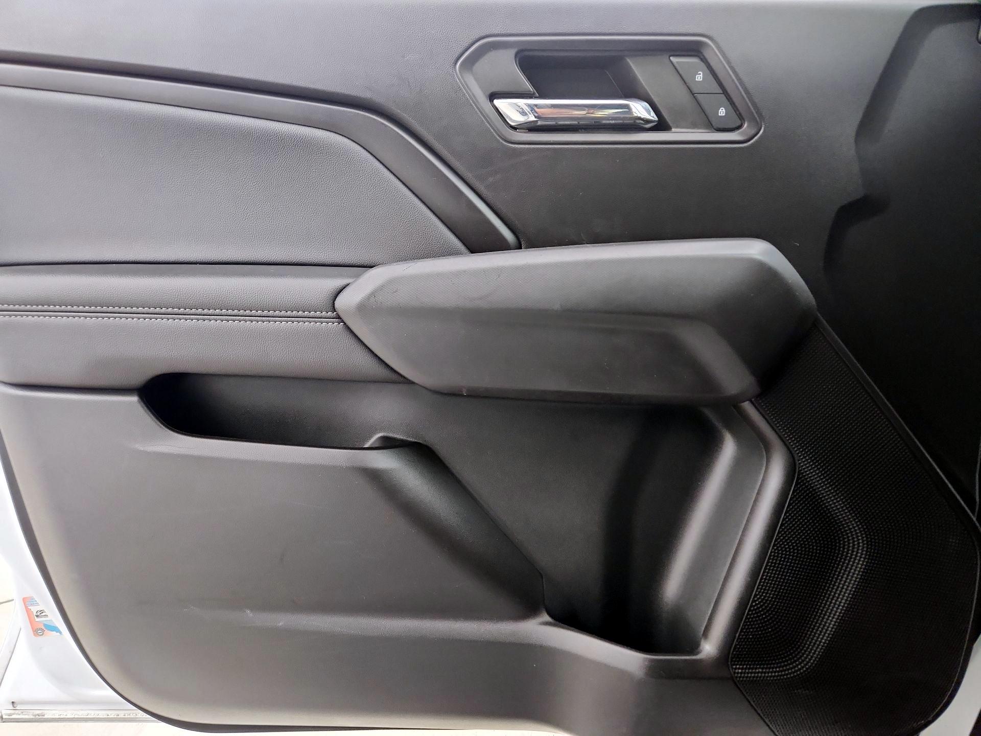 Thumbnail: 2023 Chevrolet Colorado - 12