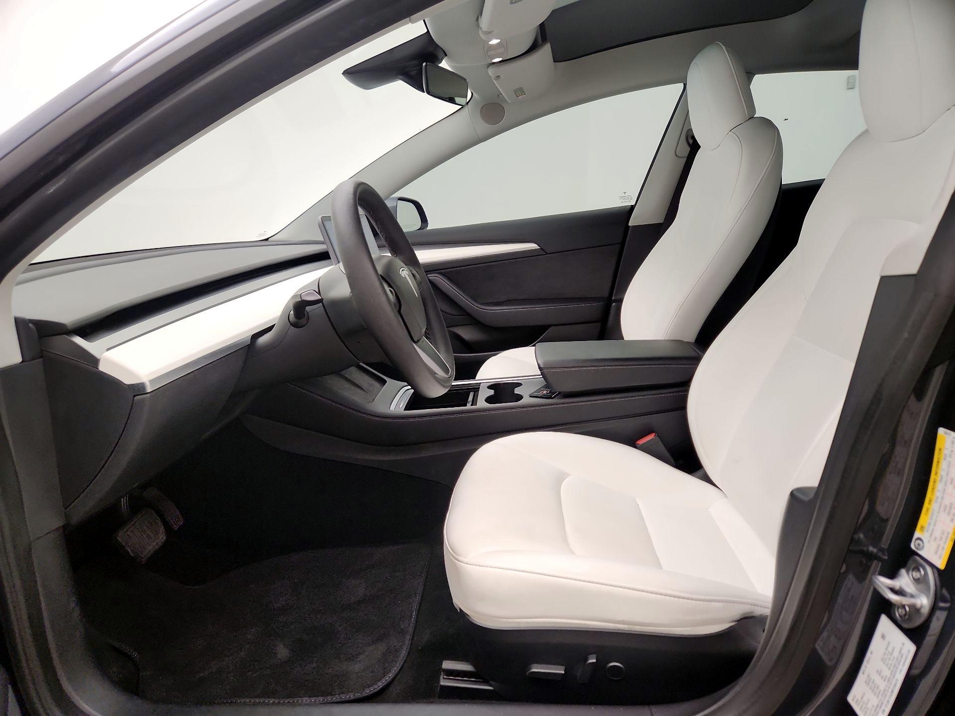 Thumbnail: 2022 Tesla Model 3 - 11