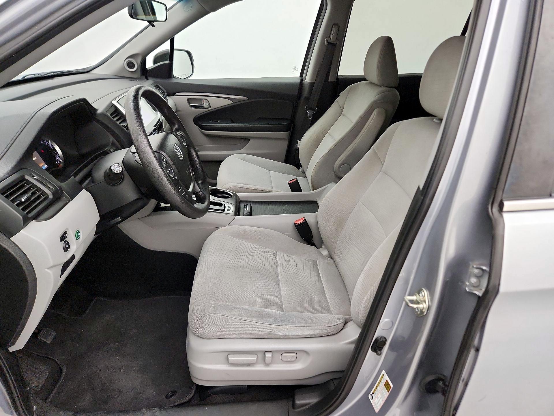 Thumbnail: 2017 Honda Pilot - 11