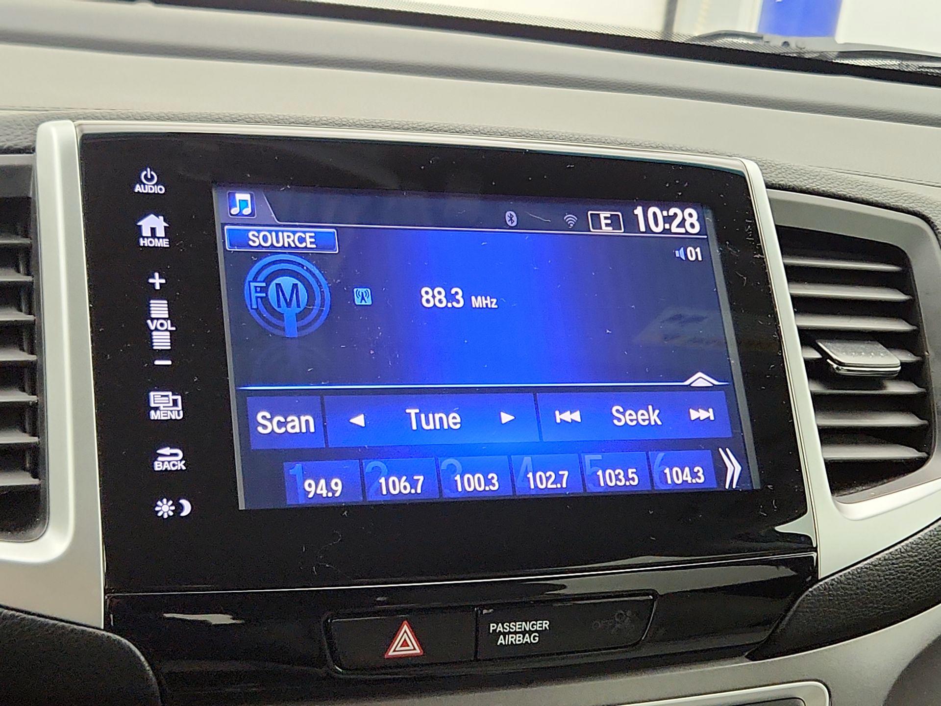 Thumbnail: 2017 Honda Pilot - 15