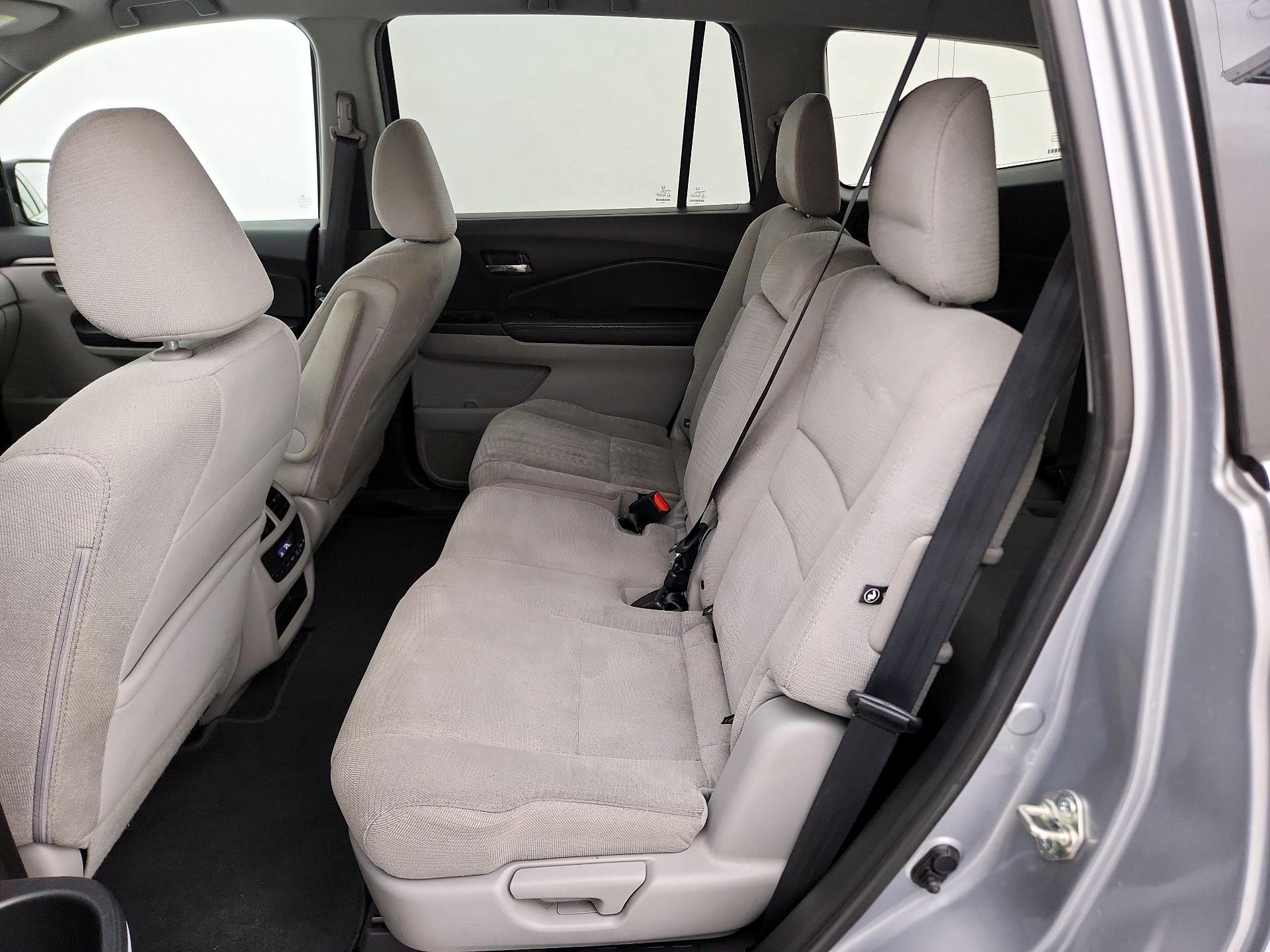 Thumbnail: 2017 Honda Pilot - 18