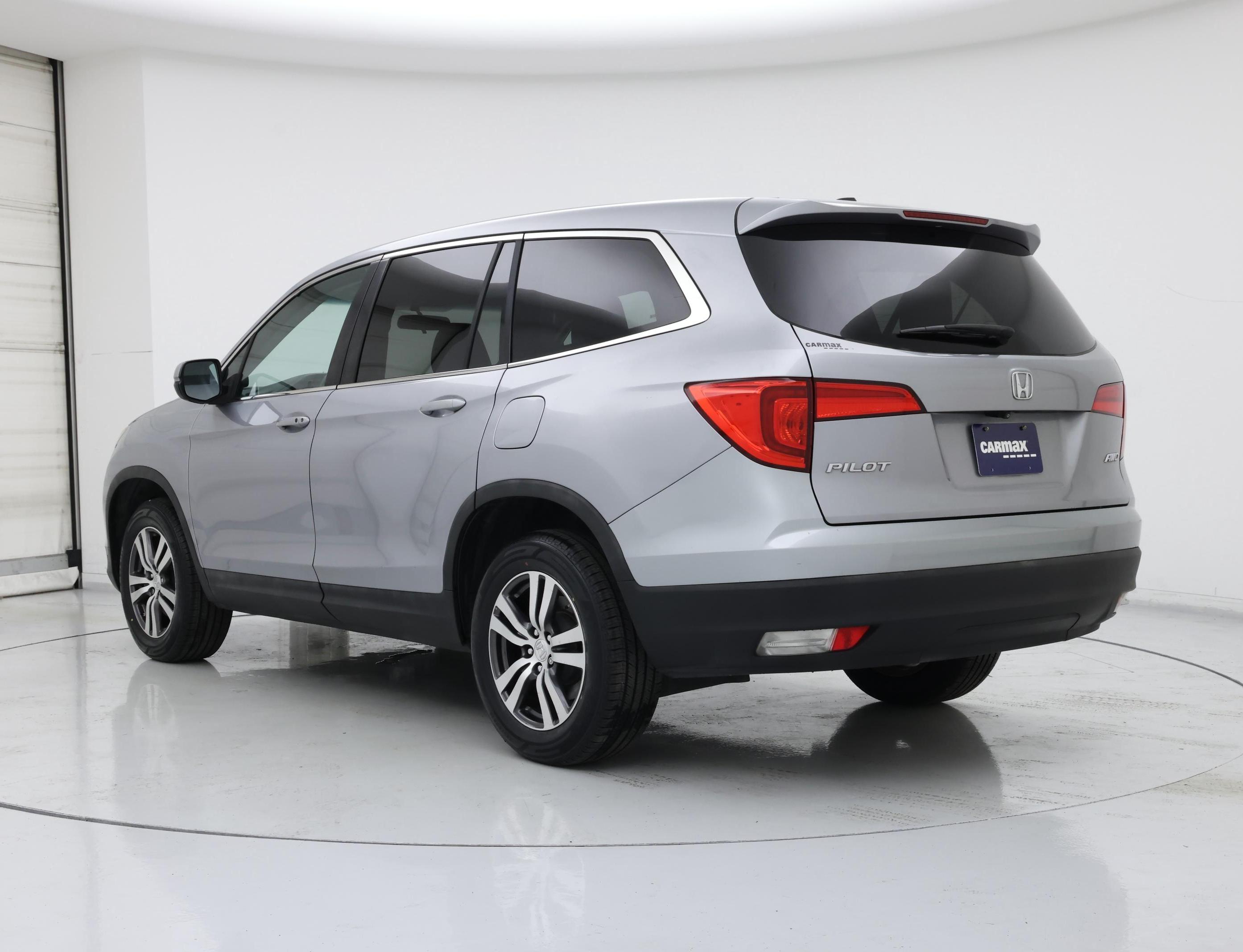 Thumbnail: 2017 Honda Pilot - 2