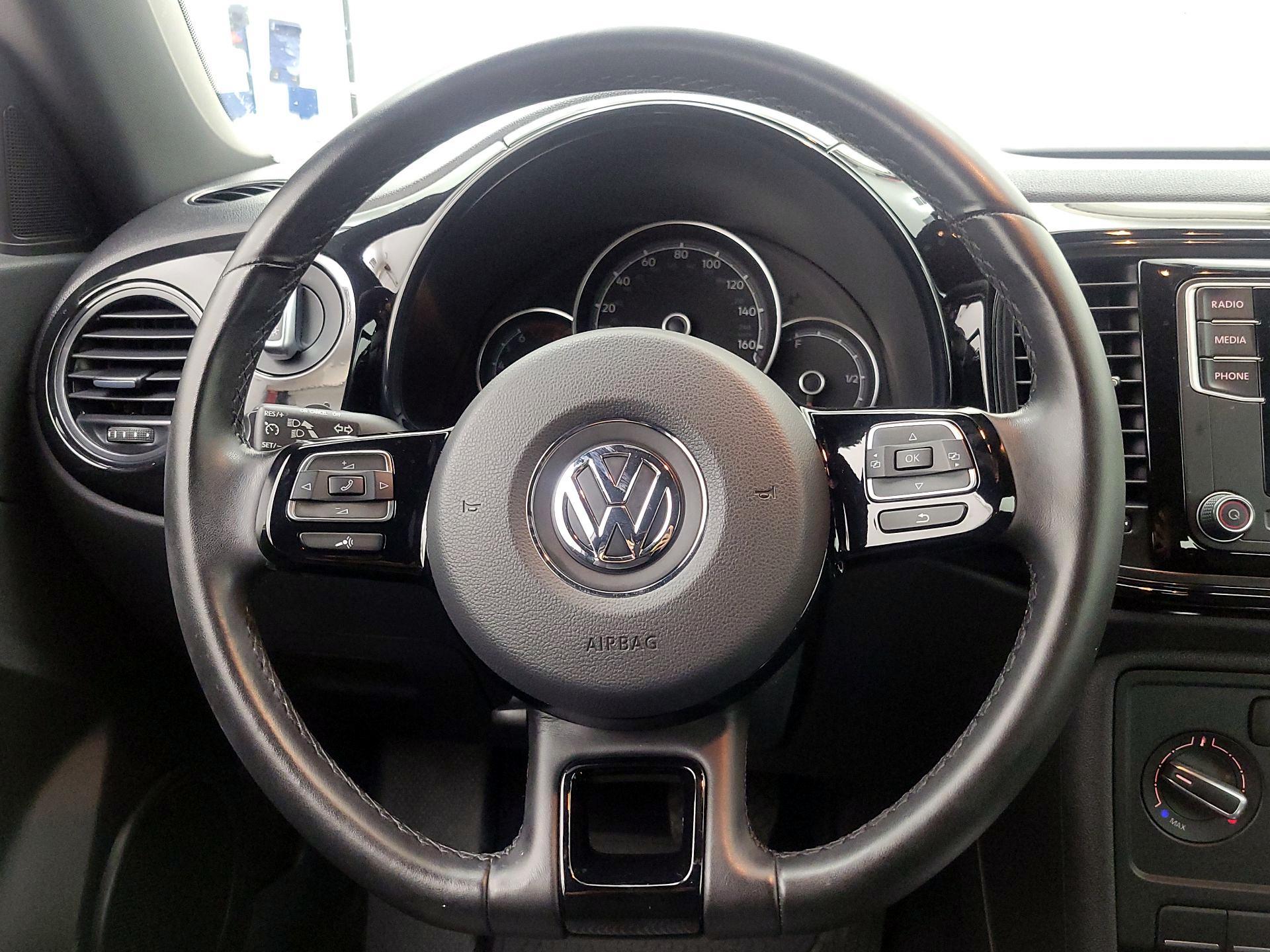 Thumbnail: 2019 Volkswagen Beetle - 10