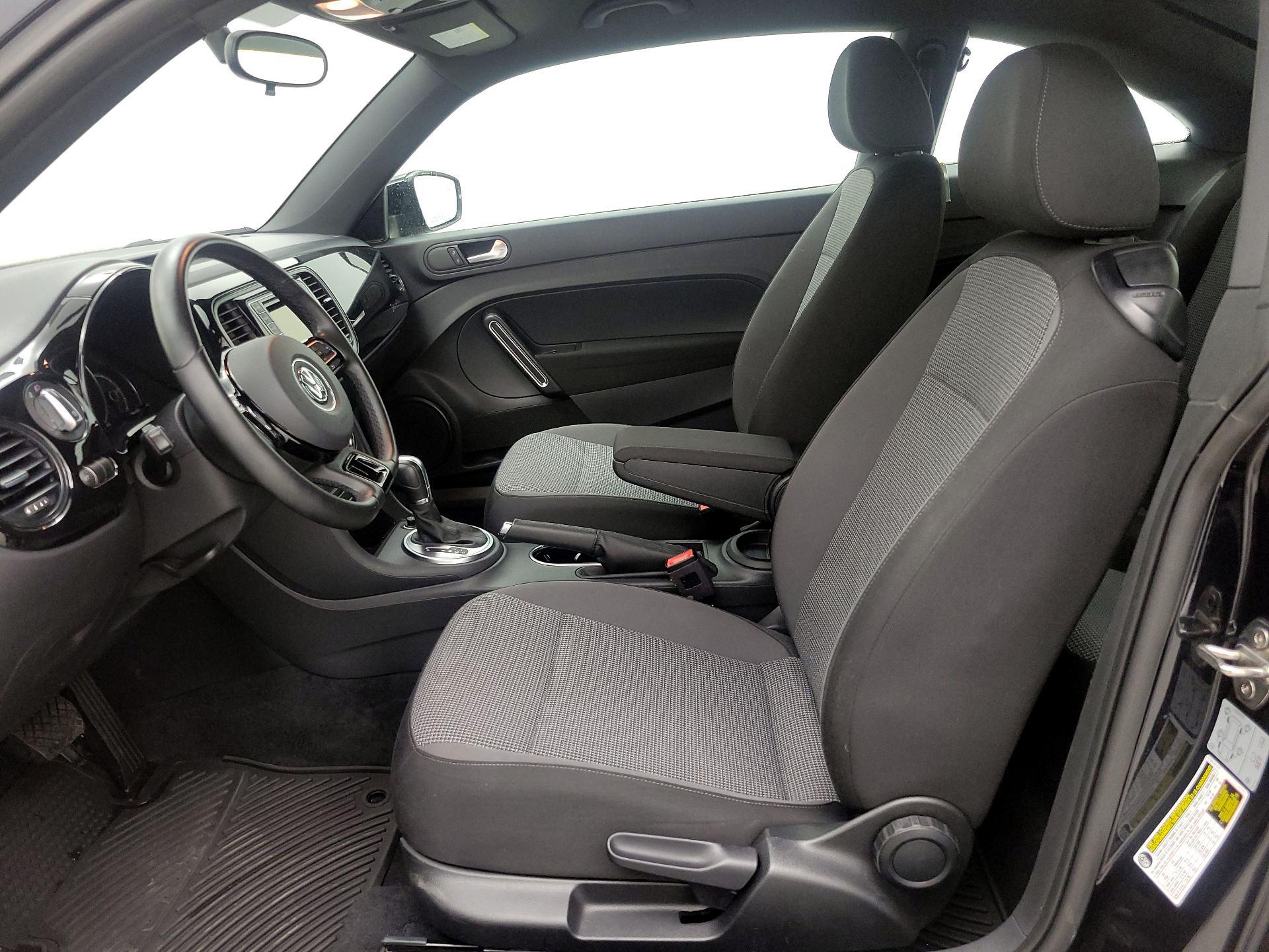 Thumbnail: 2019 Volkswagen Beetle - 11