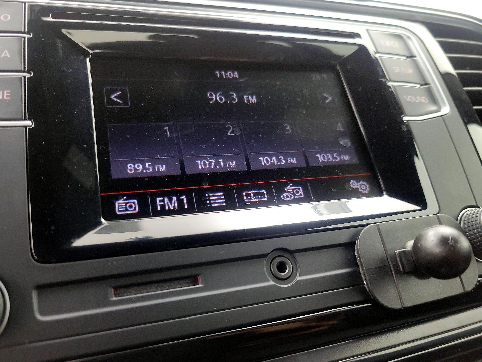 Thumbnail: 2019 Volkswagen Beetle - 14