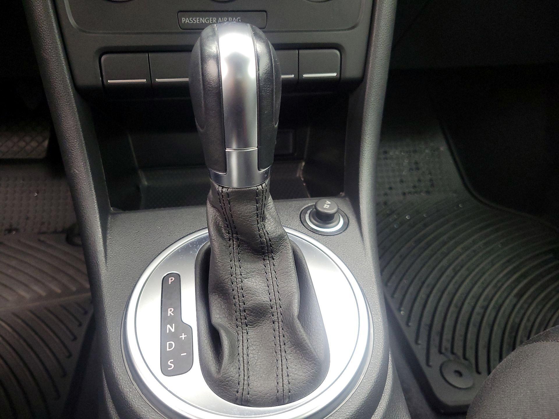 Thumbnail: 2019 Volkswagen Beetle - 16