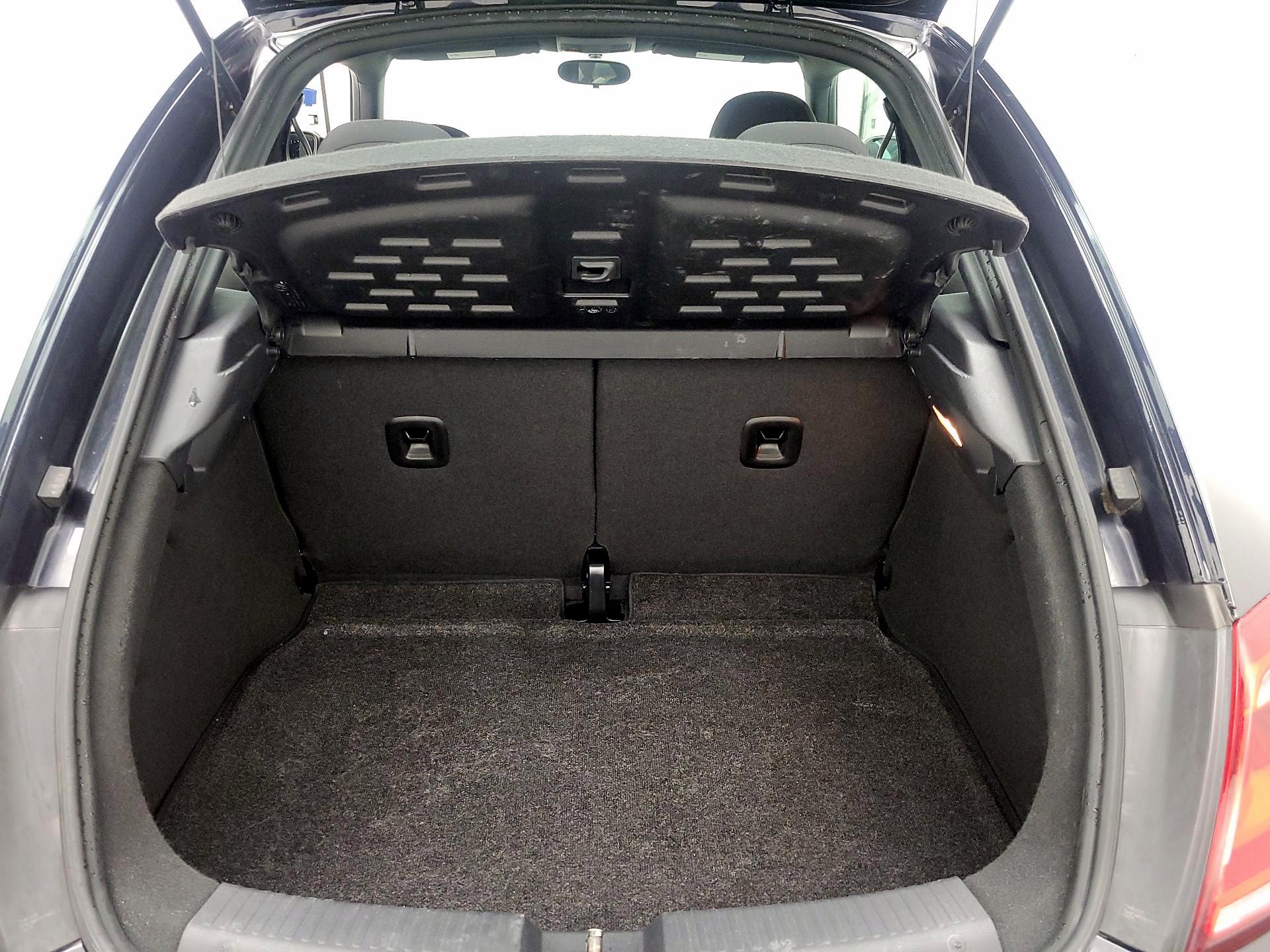 Thumbnail: 2019 Volkswagen Beetle - 18