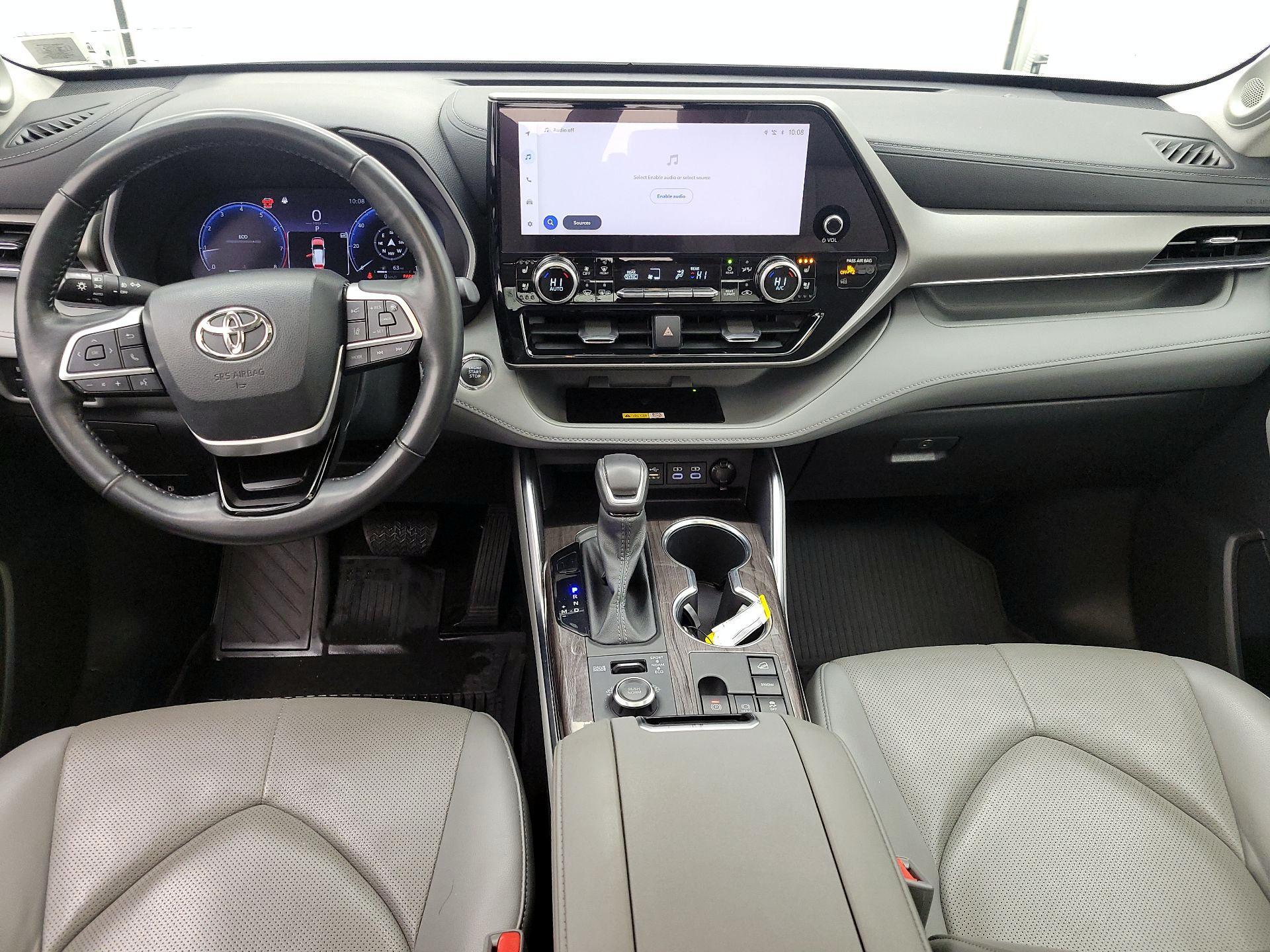 Thumbnail: 2023 Toyota Highlander - 9