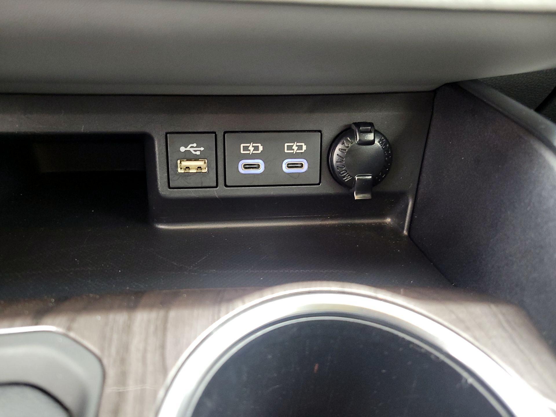 Thumbnail: 2023 Toyota Highlander - 18