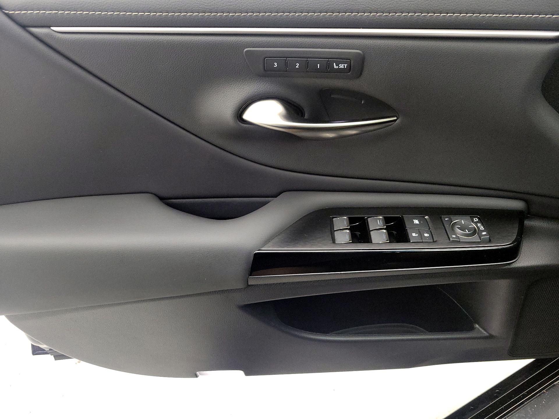 Thumbnail: 2024 Lexus ES - 12