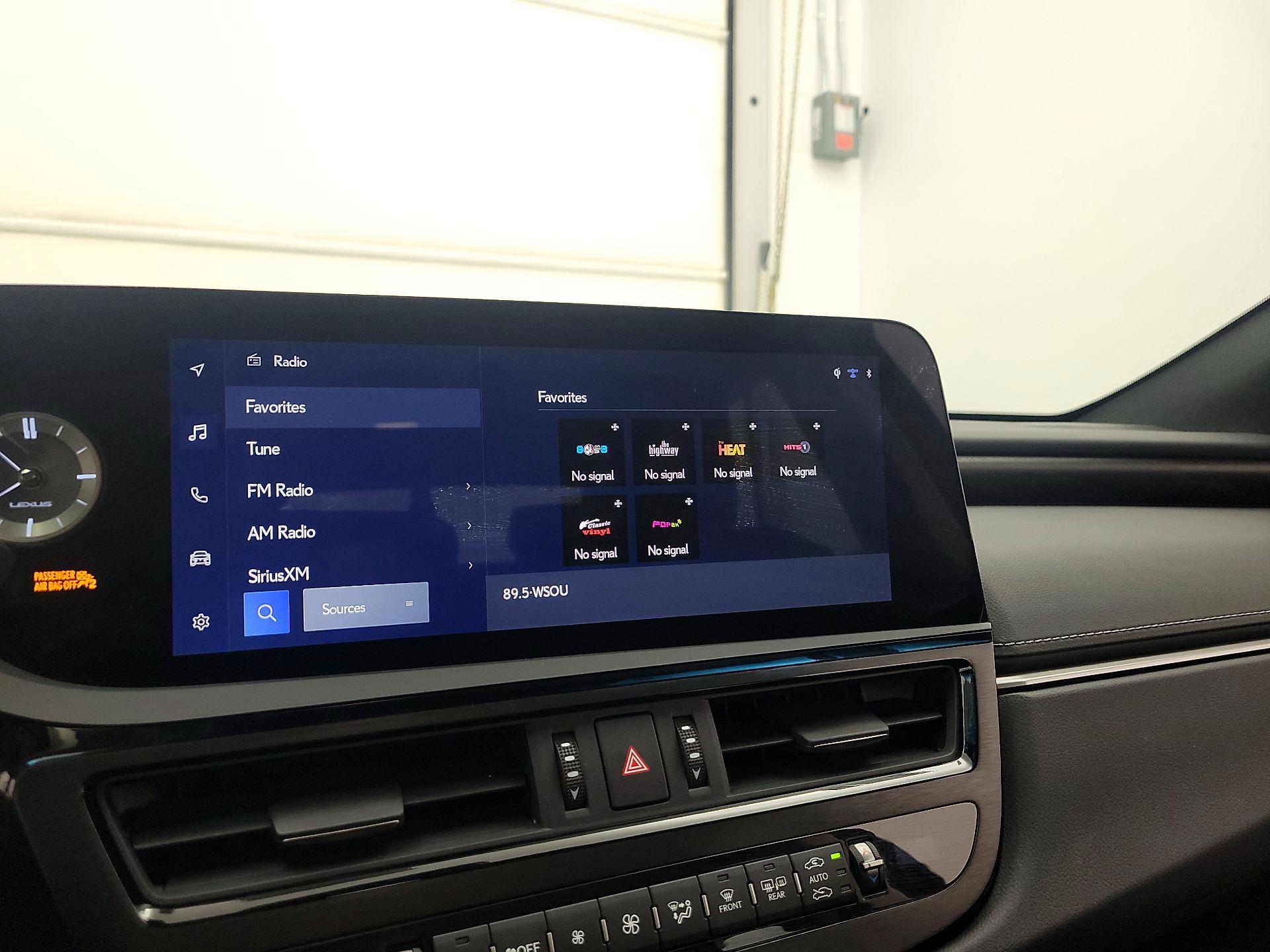 Thumbnail: 2024 Lexus ES - 15