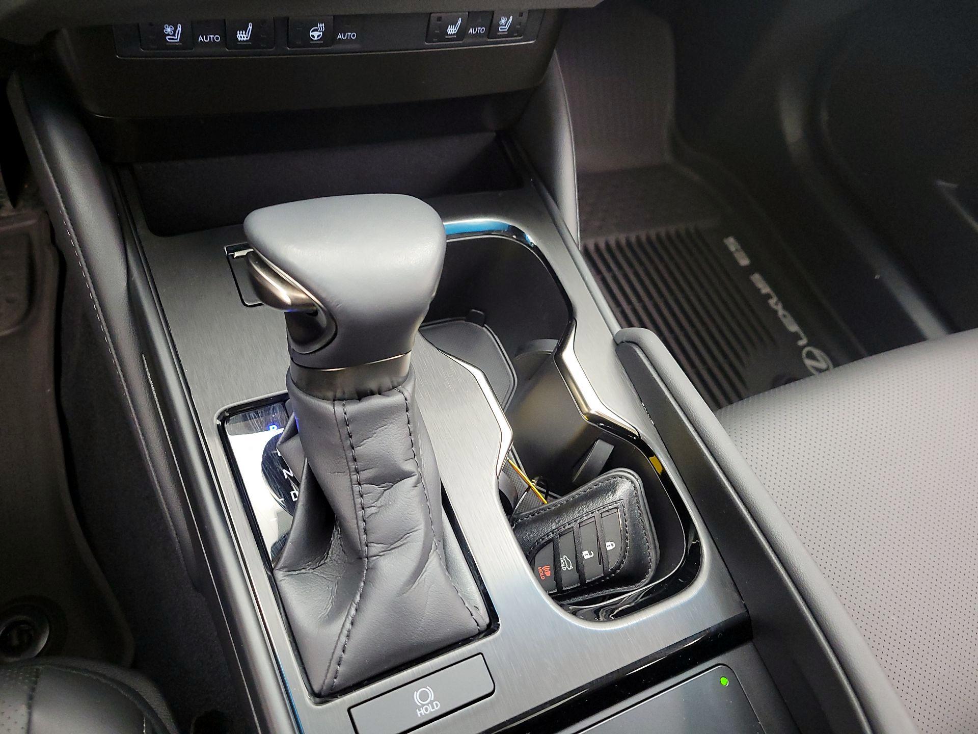 Thumbnail: 2024 Lexus ES - 17