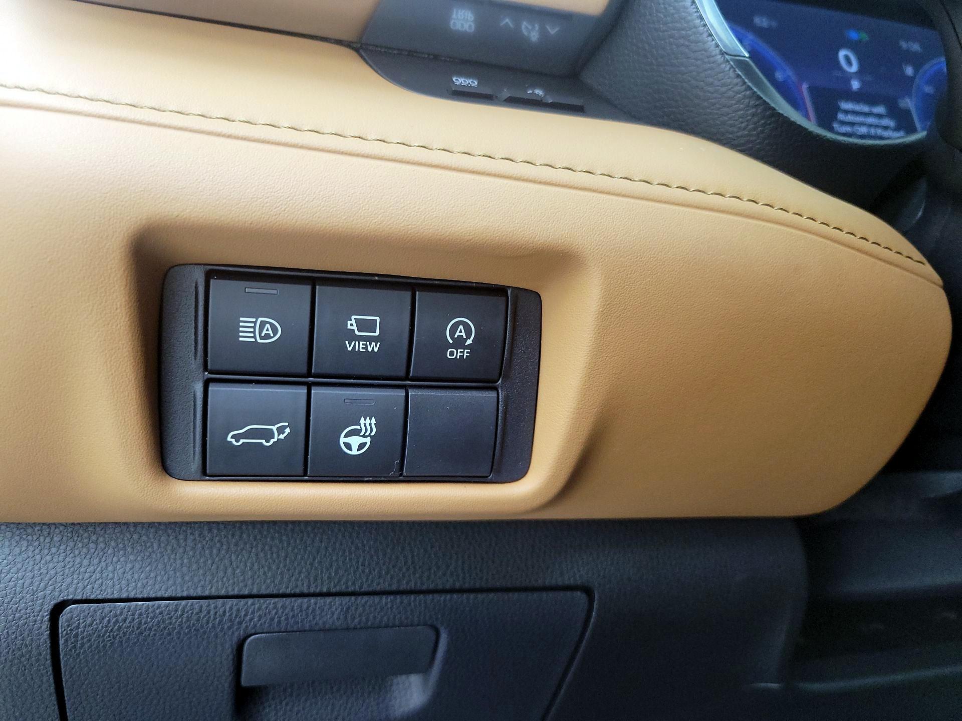 Thumbnail: 2024 Toyota Highlander - 13