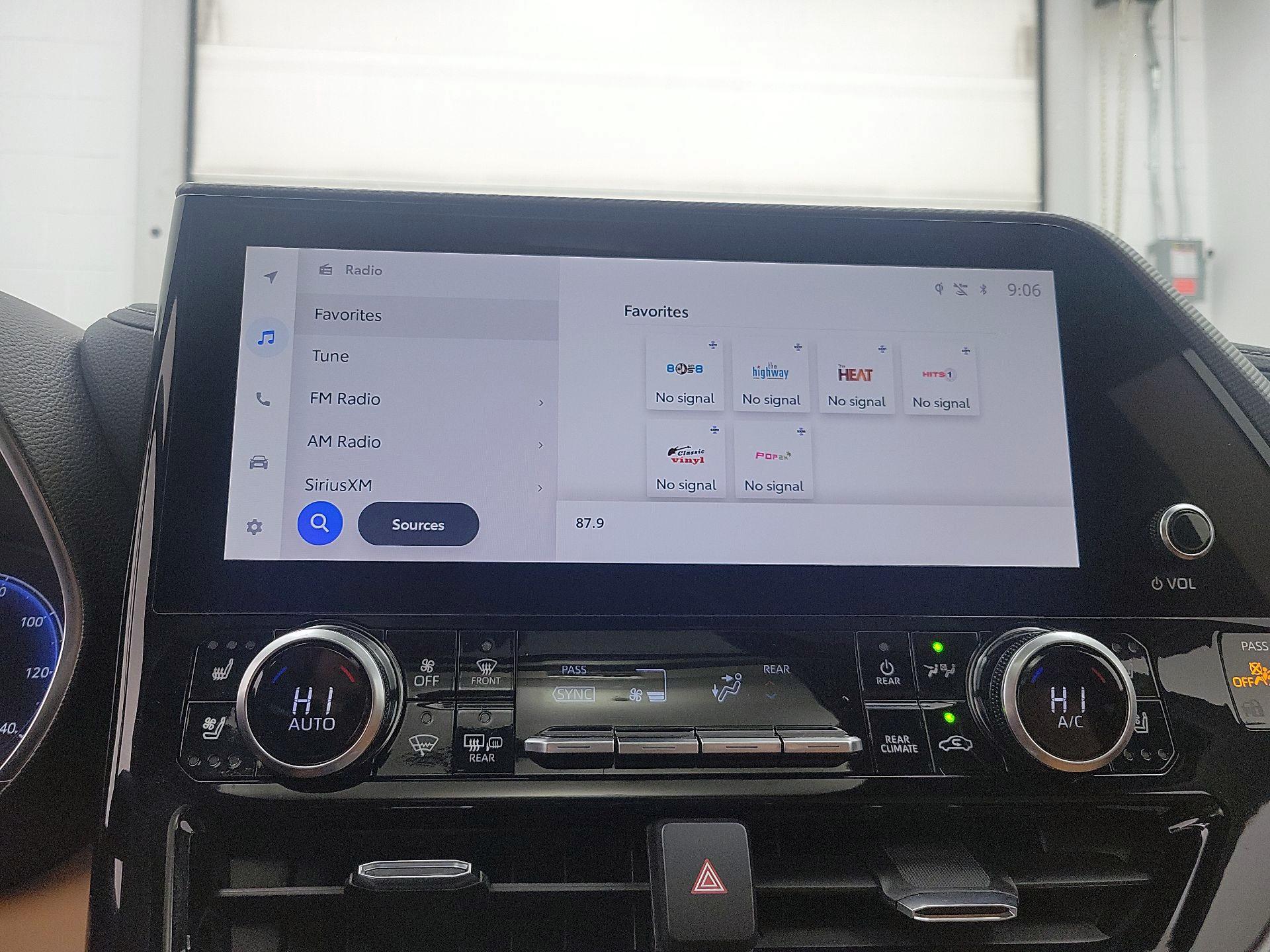 Thumbnail: 2024 Toyota Highlander - 16