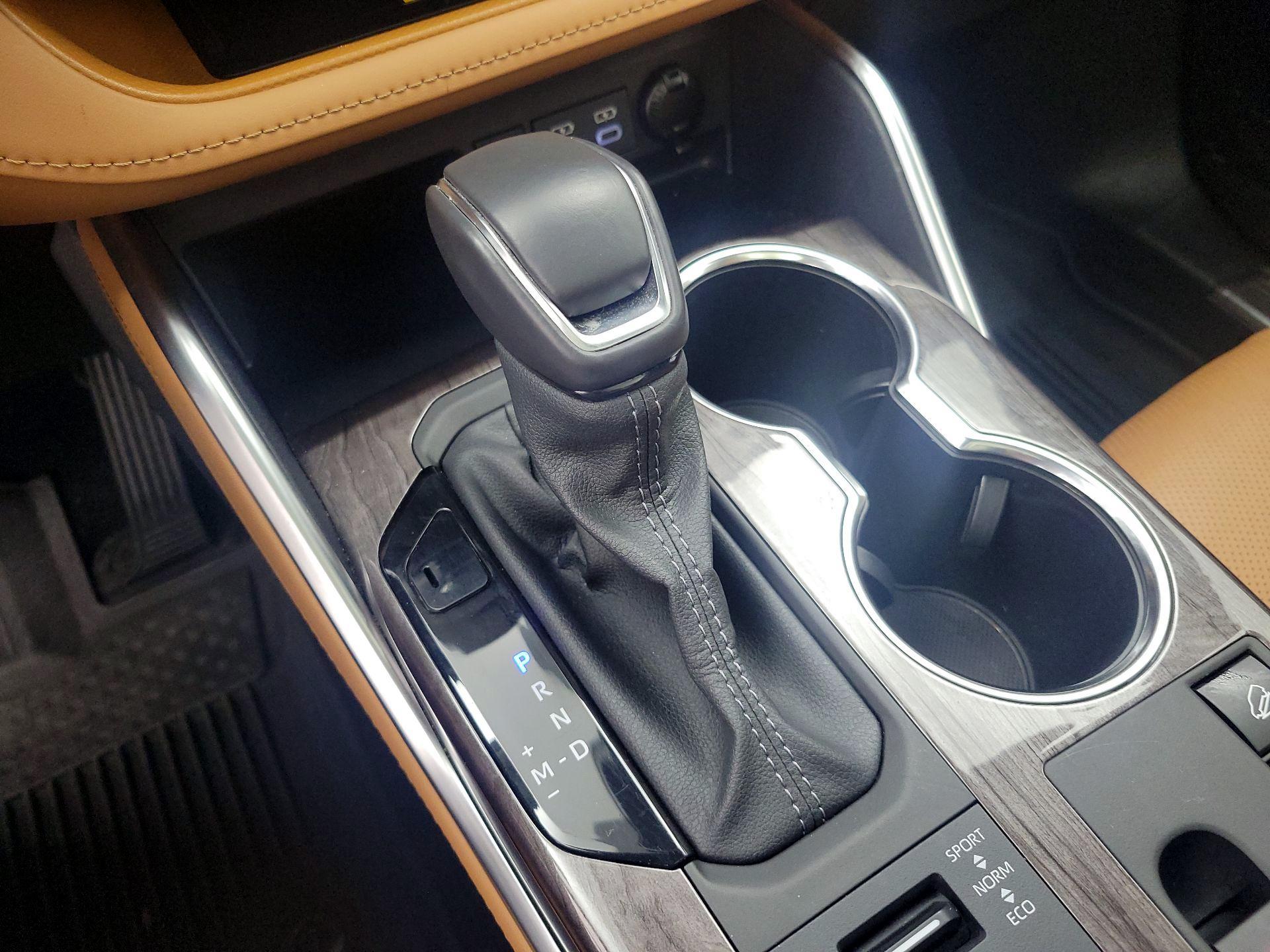 Thumbnail: 2024 Toyota Highlander - 18