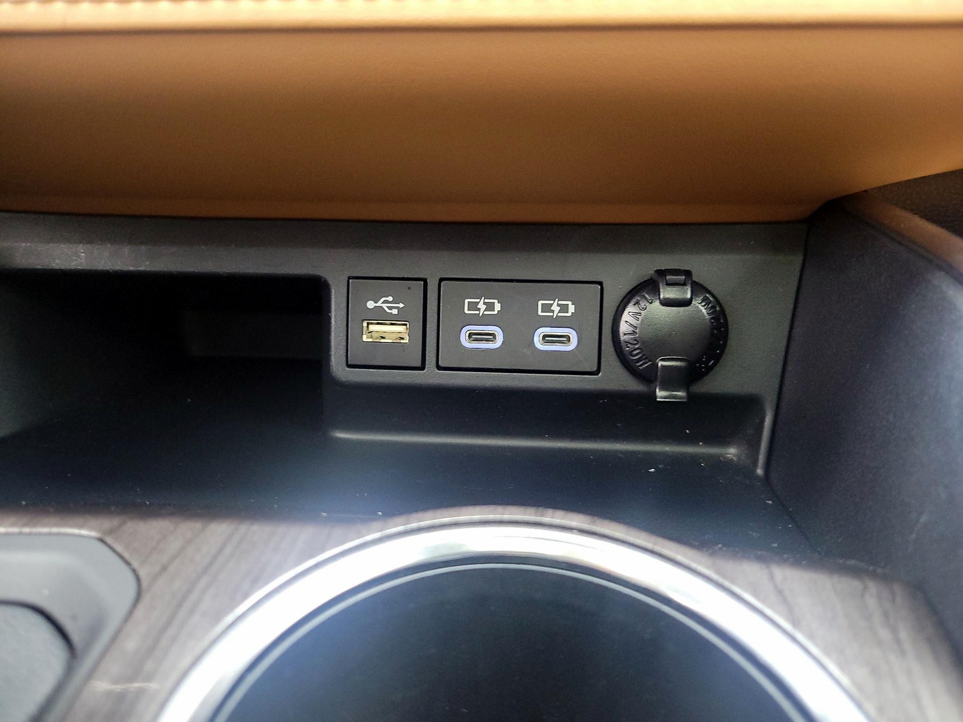 Thumbnail: 2024 Toyota Highlander - 19