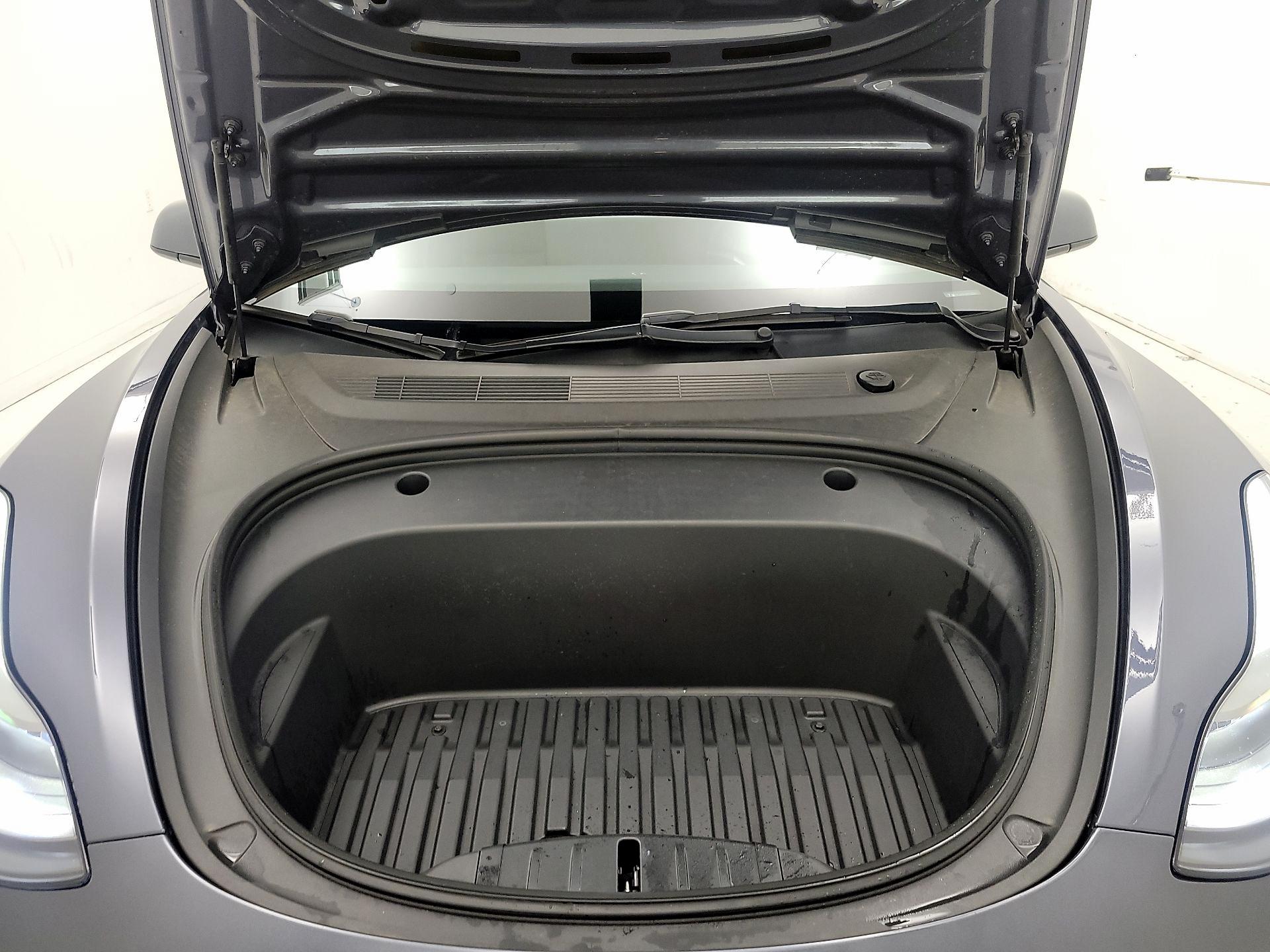 Thumbnail: 2023 Tesla Model 3 - 19