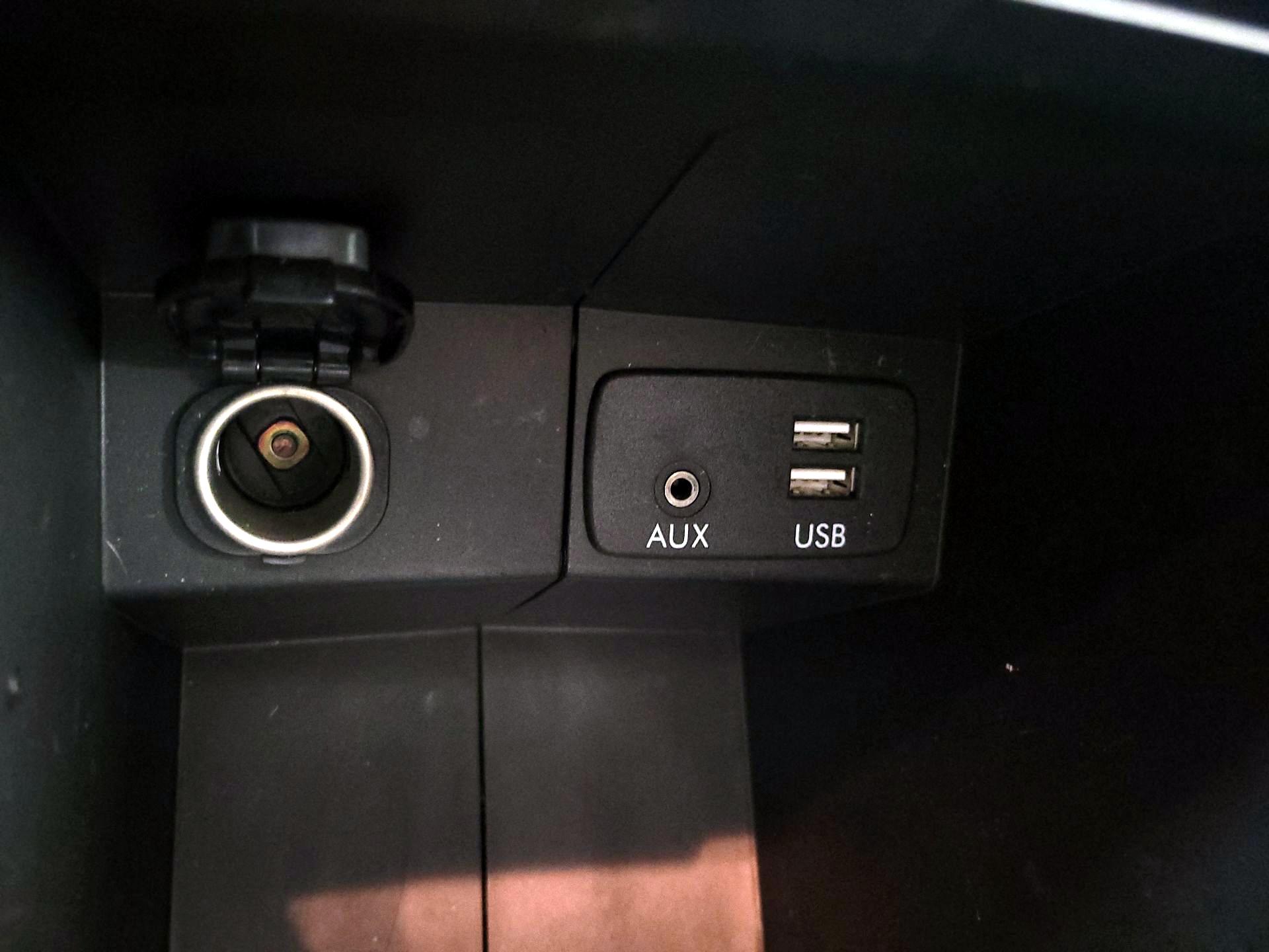 Thumbnail: 2017 Subaru Forester - 18