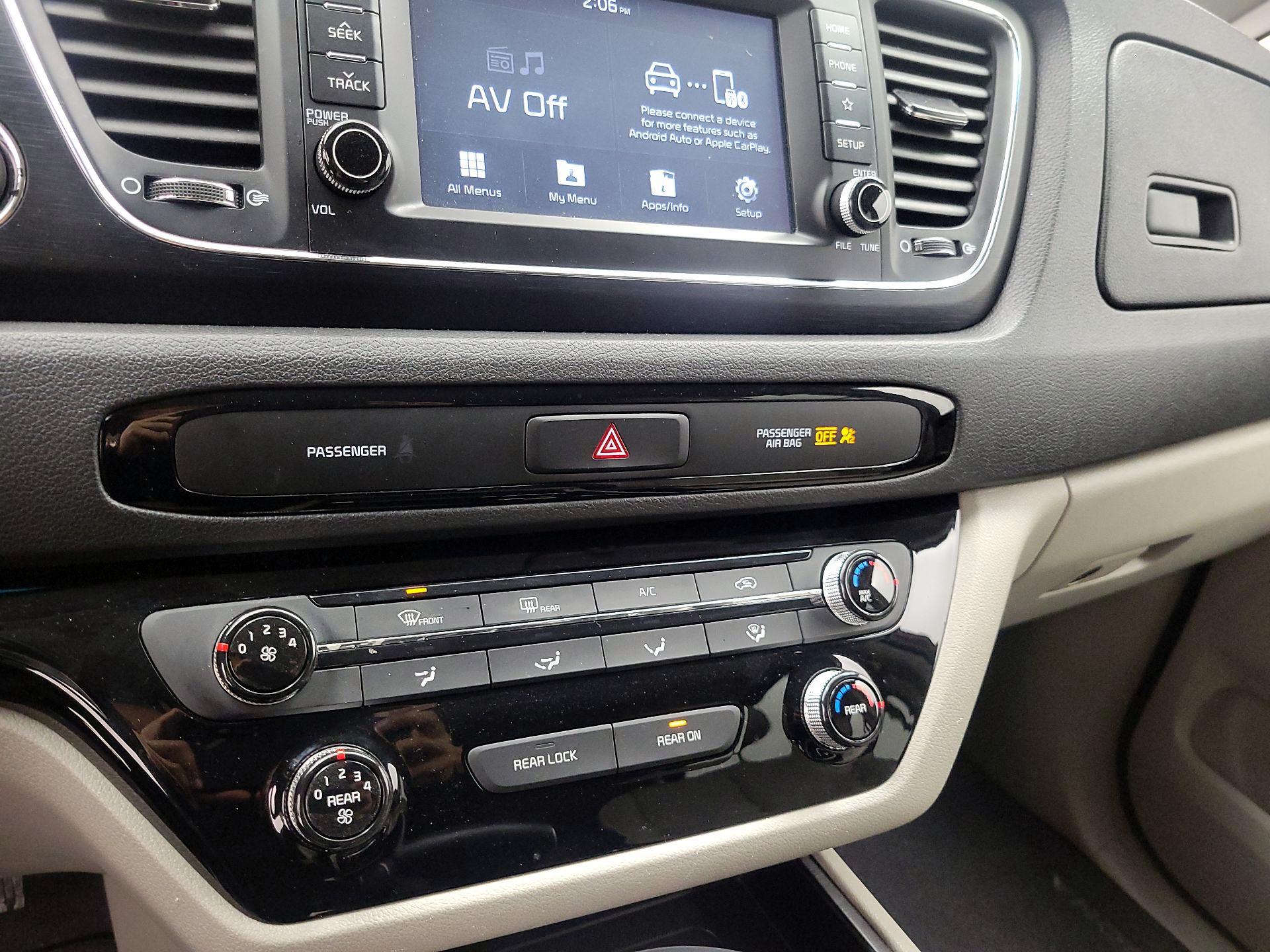 Thumbnail: 2019 Kia Sedona - 16