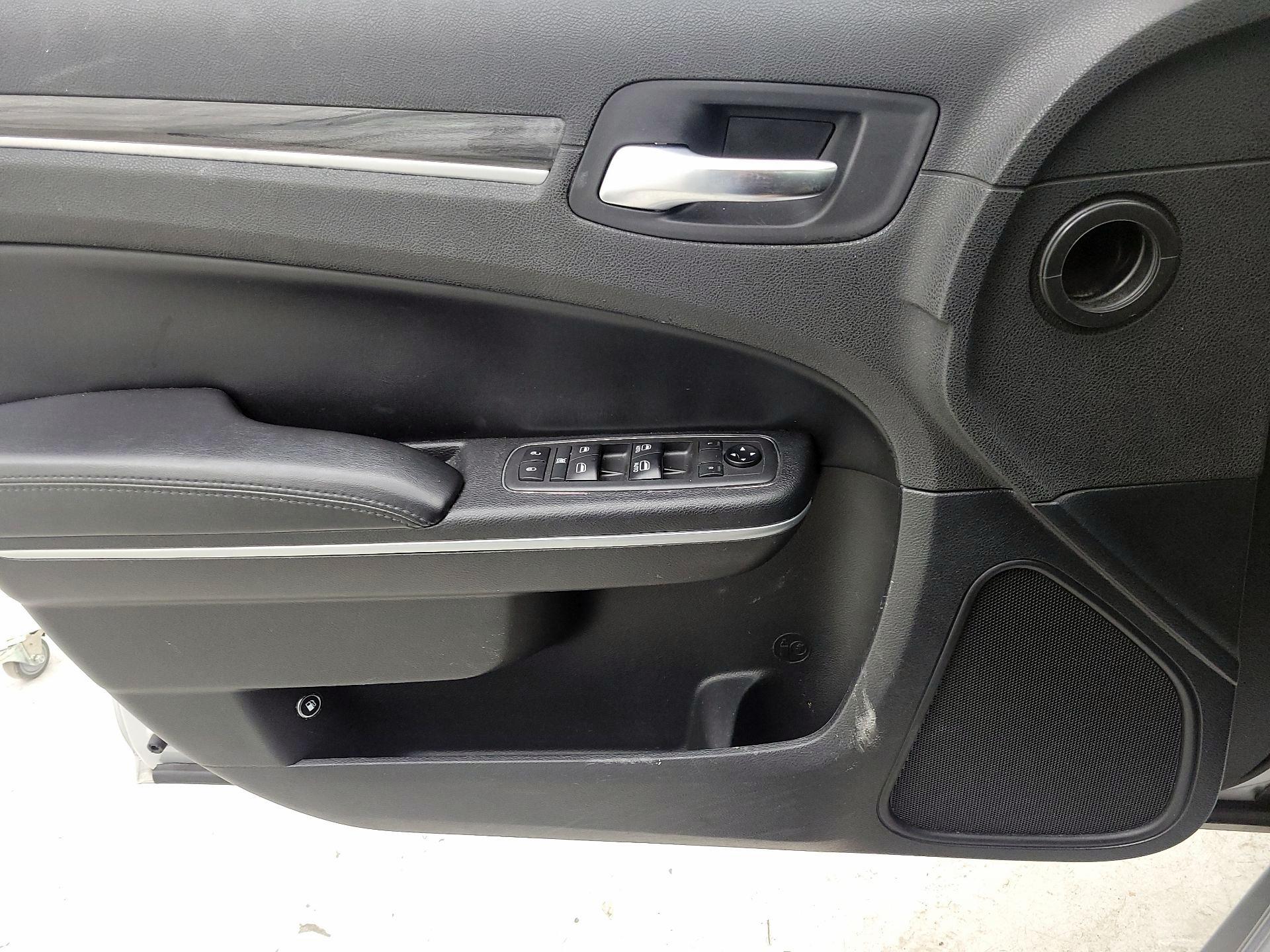 Thumbnail: 2021 Chrysler 300 - 12