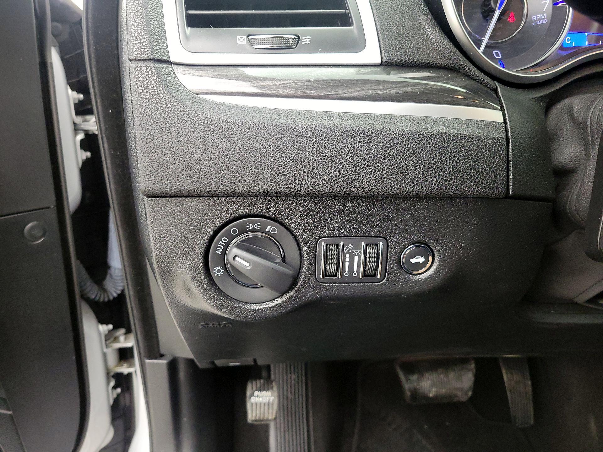 Thumbnail: 2021 Chrysler 300 - 13