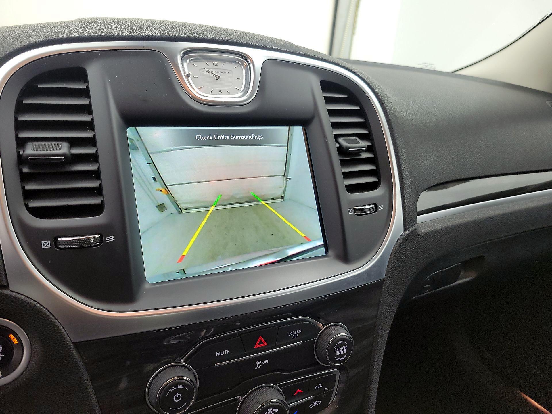 Thumbnail: 2021 Chrysler 300 - 14