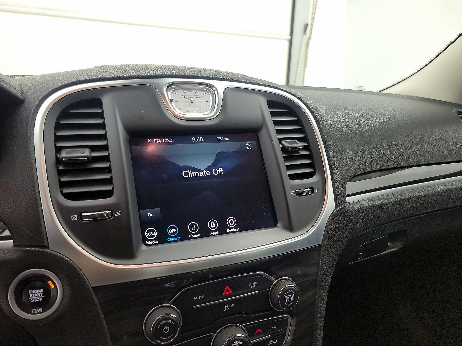 Thumbnail: 2021 Chrysler 300 - 15