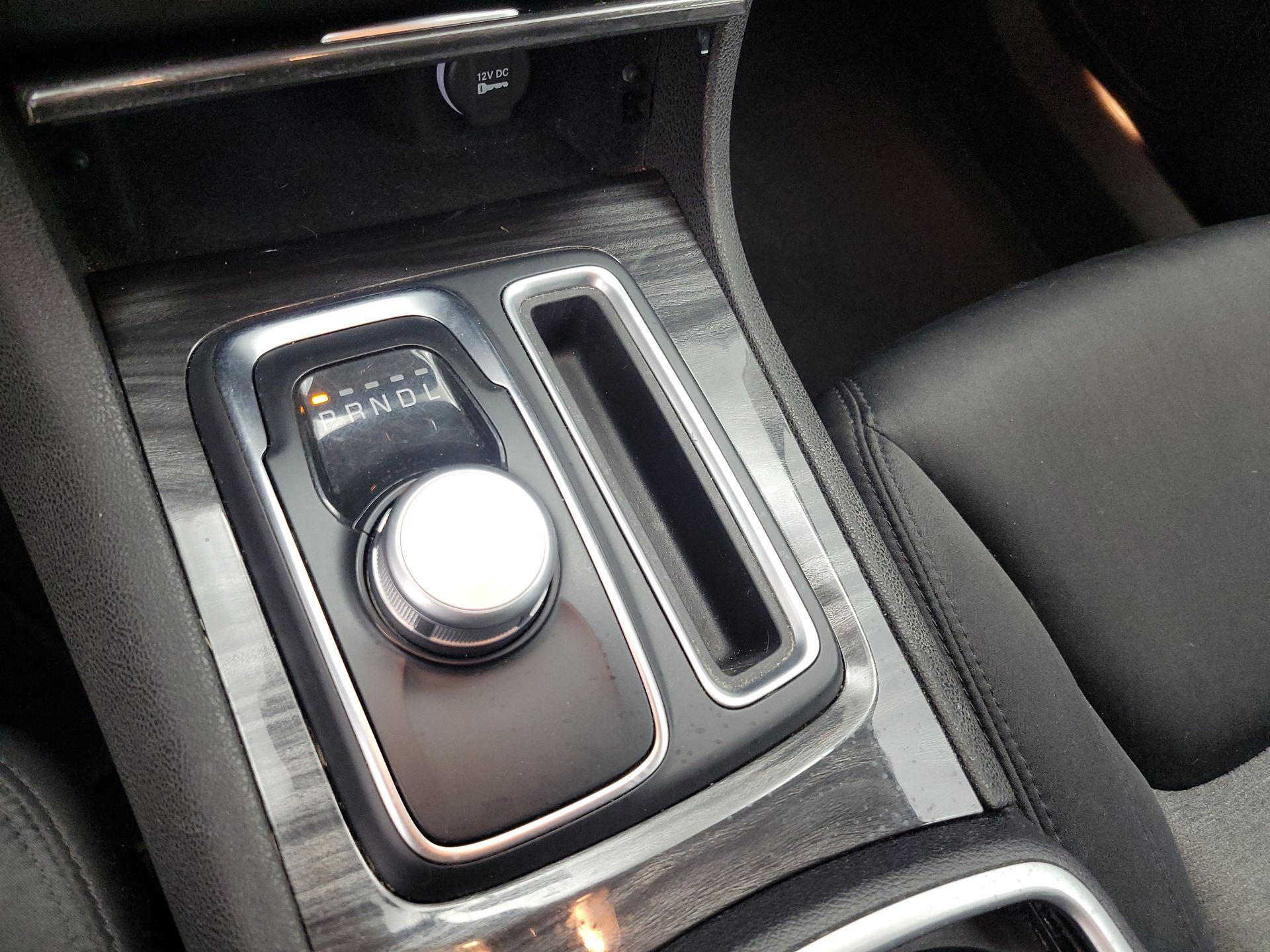 Thumbnail: 2021 Chrysler 300 - 17