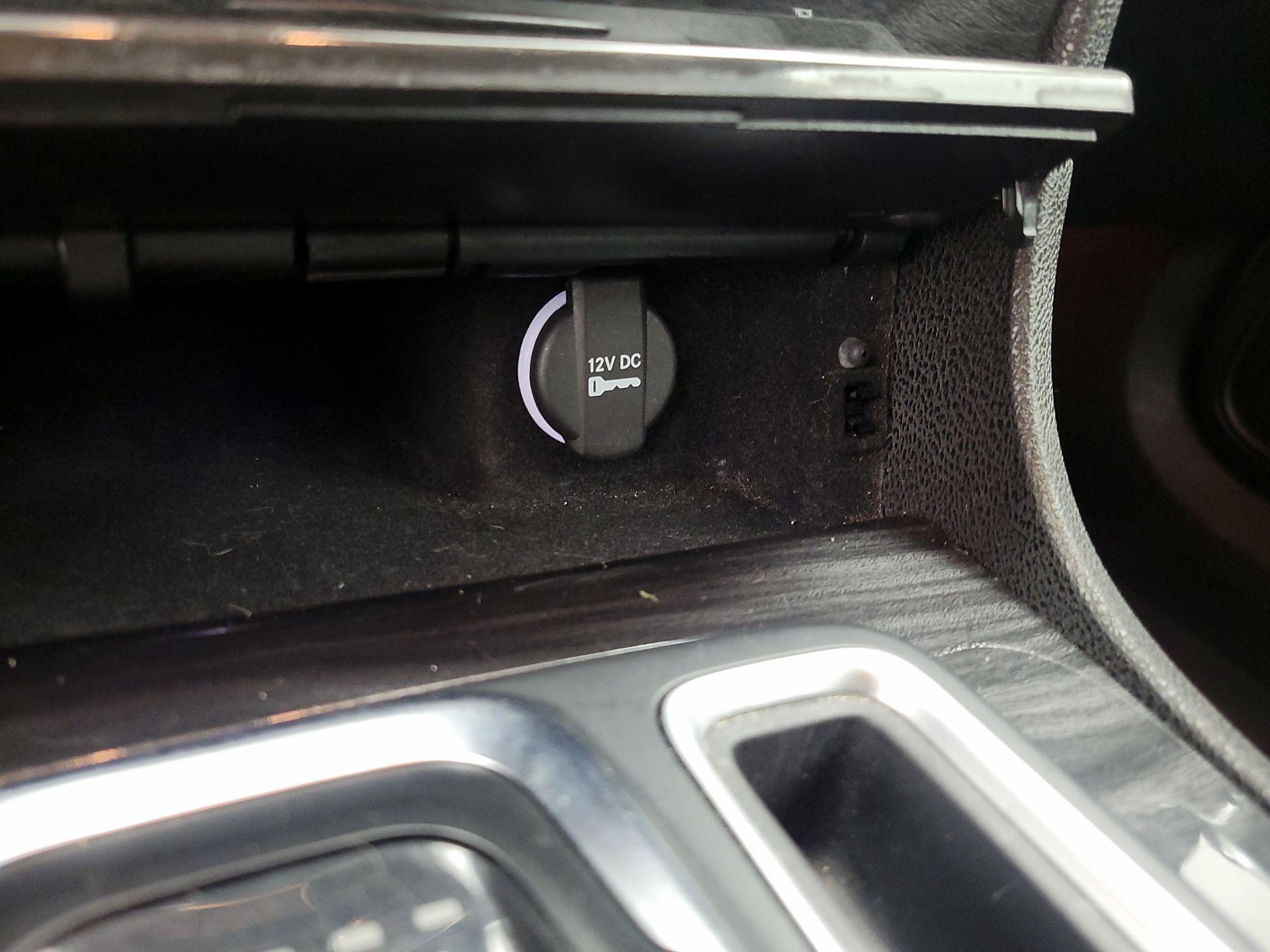 Thumbnail: 2021 Chrysler 300 - 18