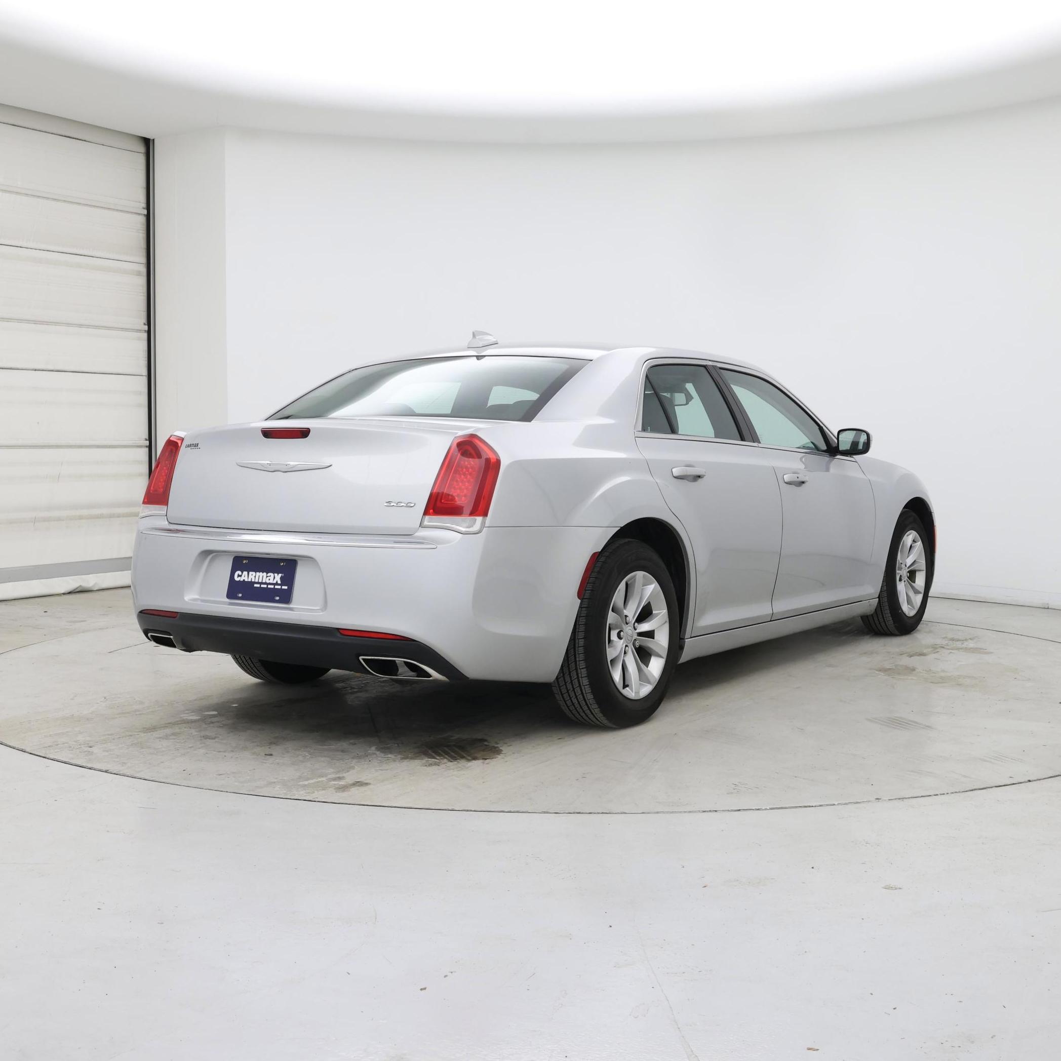 Thumbnail: 2021 Chrysler 300 - 8