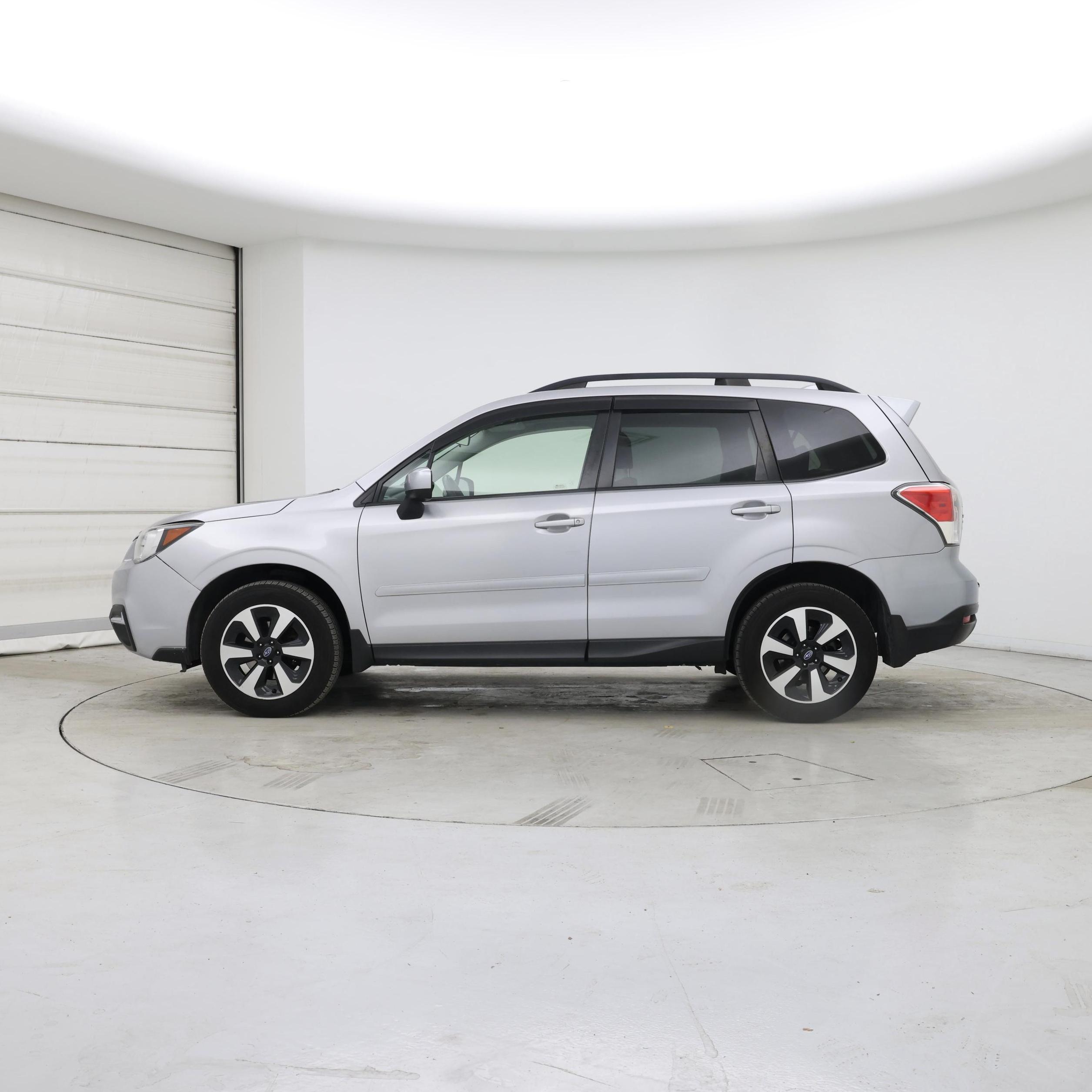 Thumbnail: 2017 Subaru Forester - 3