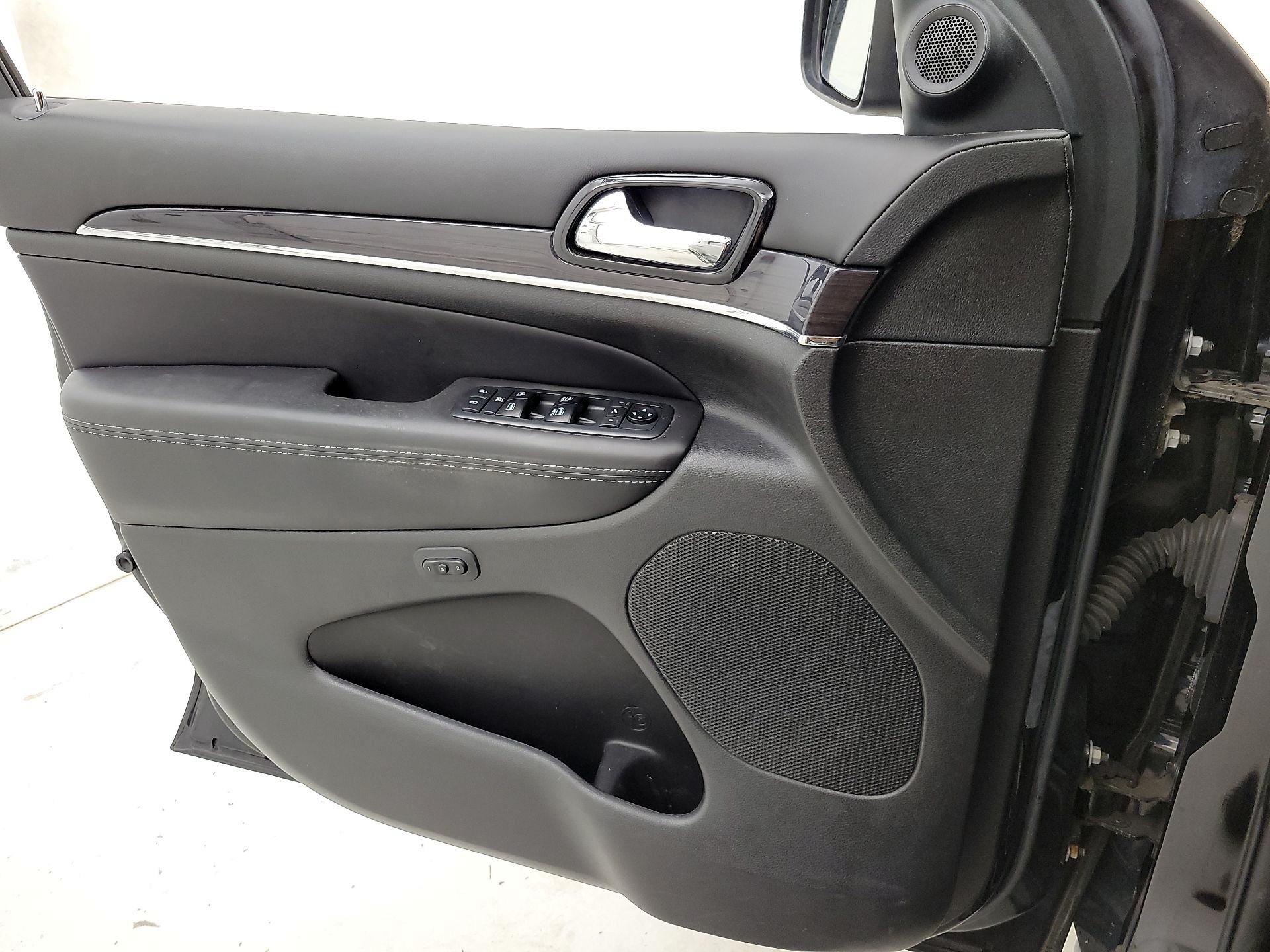 Thumbnail: 2019 Jeep Grand Cherokee - 12