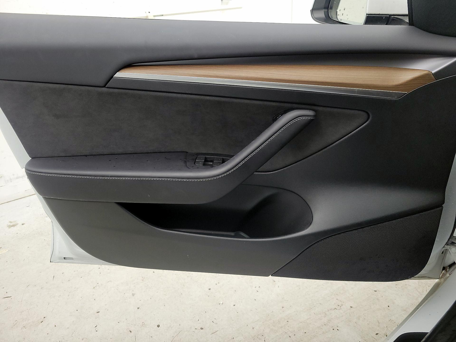 Thumbnail: 2023 Tesla Model 3 - 12