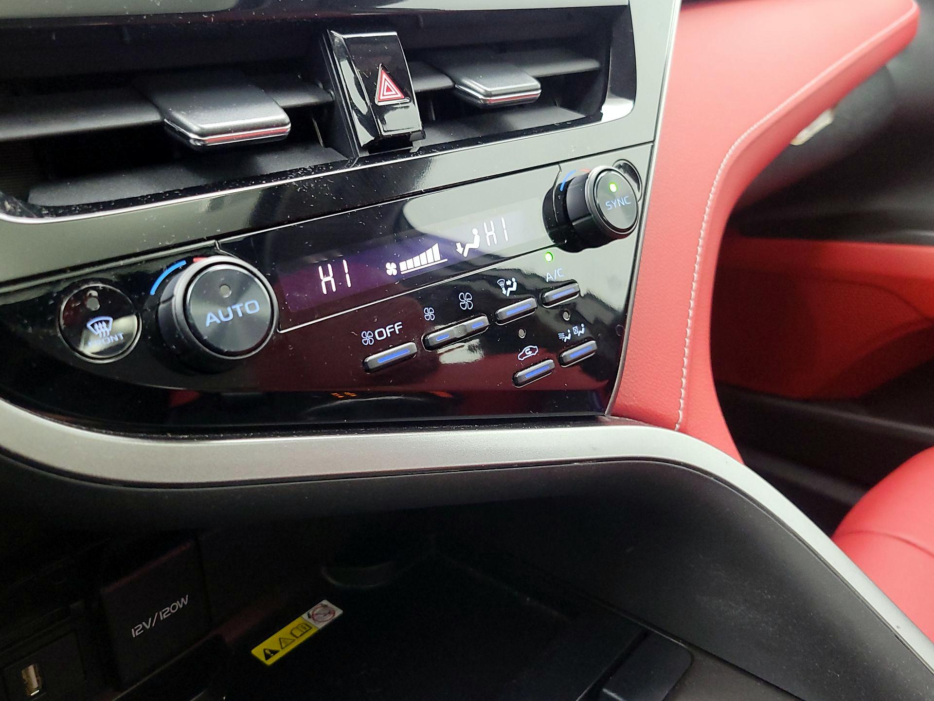 Thumbnail: 2022 Toyota Camry - 16