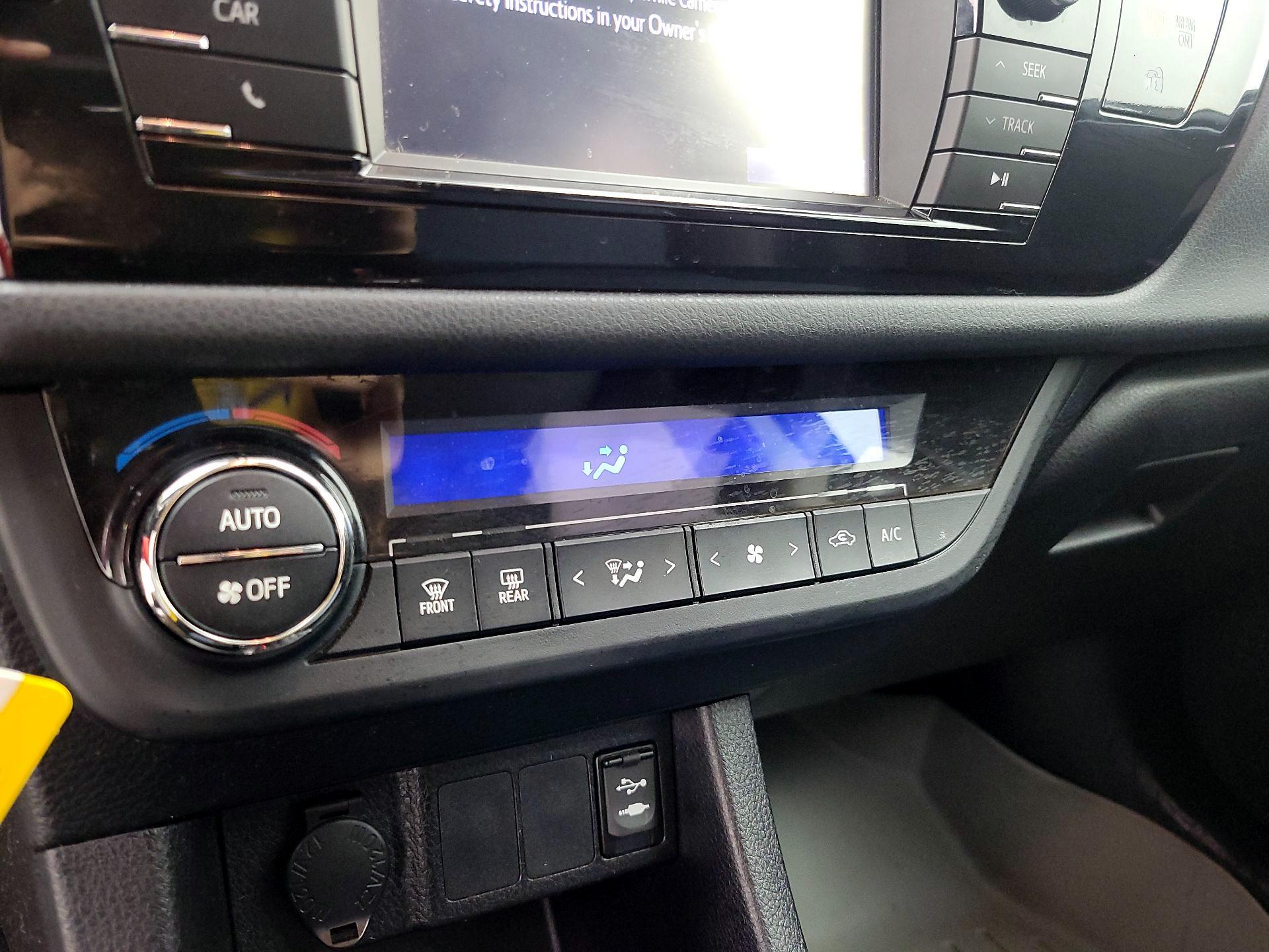 Thumbnail: 2014 Toyota Corolla - 16