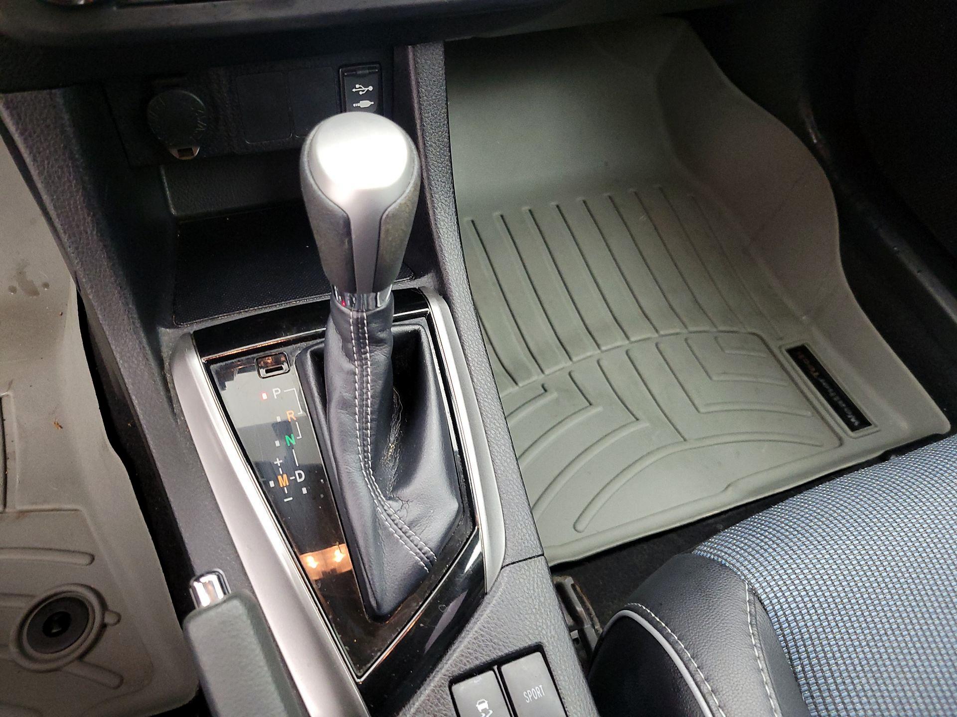 Thumbnail: 2014 Toyota Corolla - 17