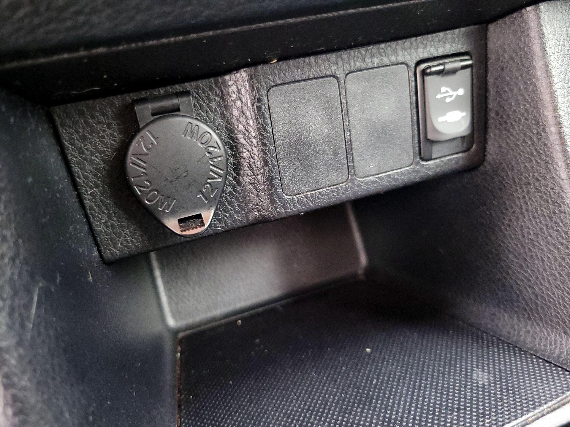 Thumbnail: 2014 Toyota Corolla - 18