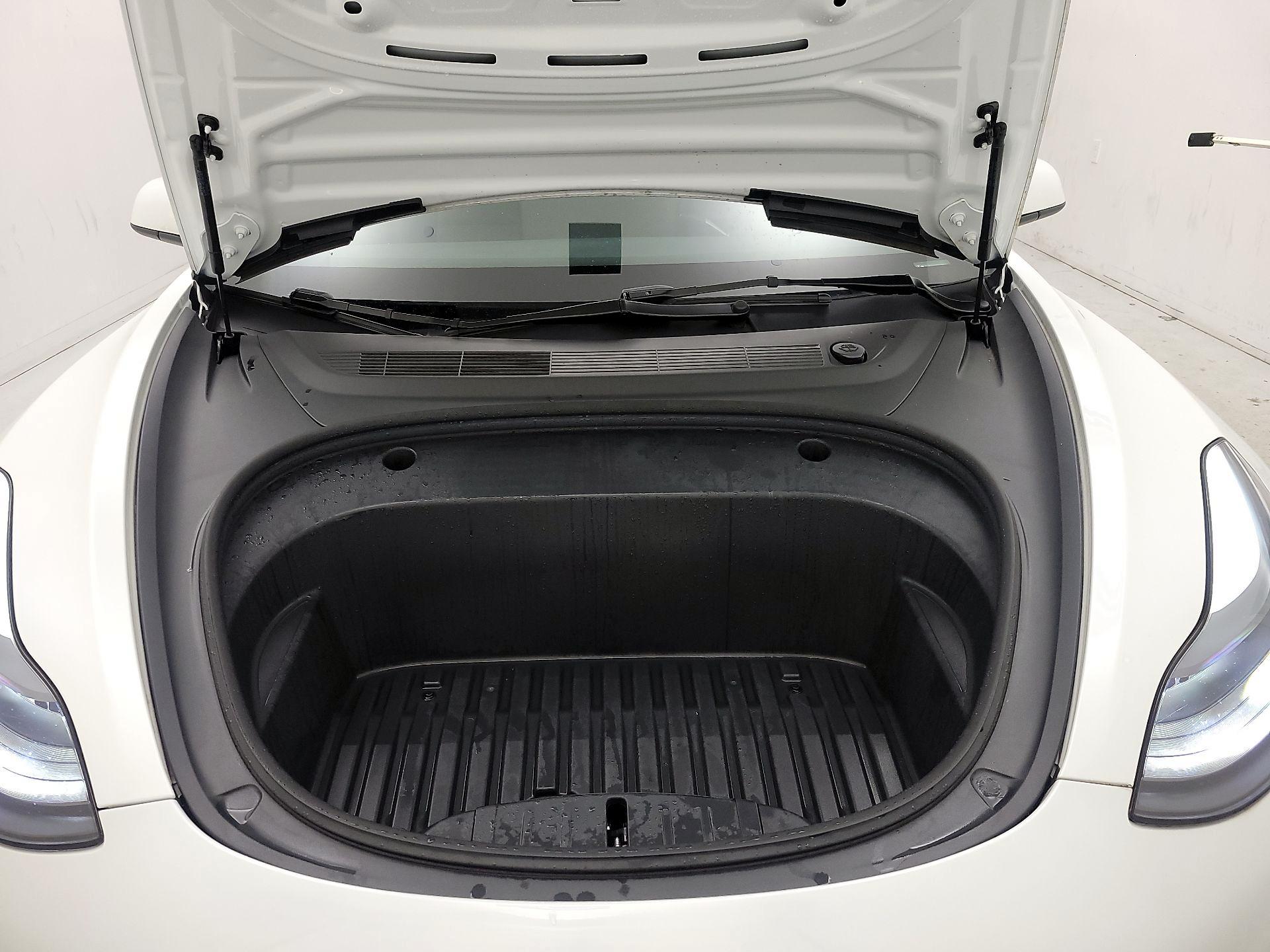 Thumbnail: 2023 Tesla Model 3 - 20