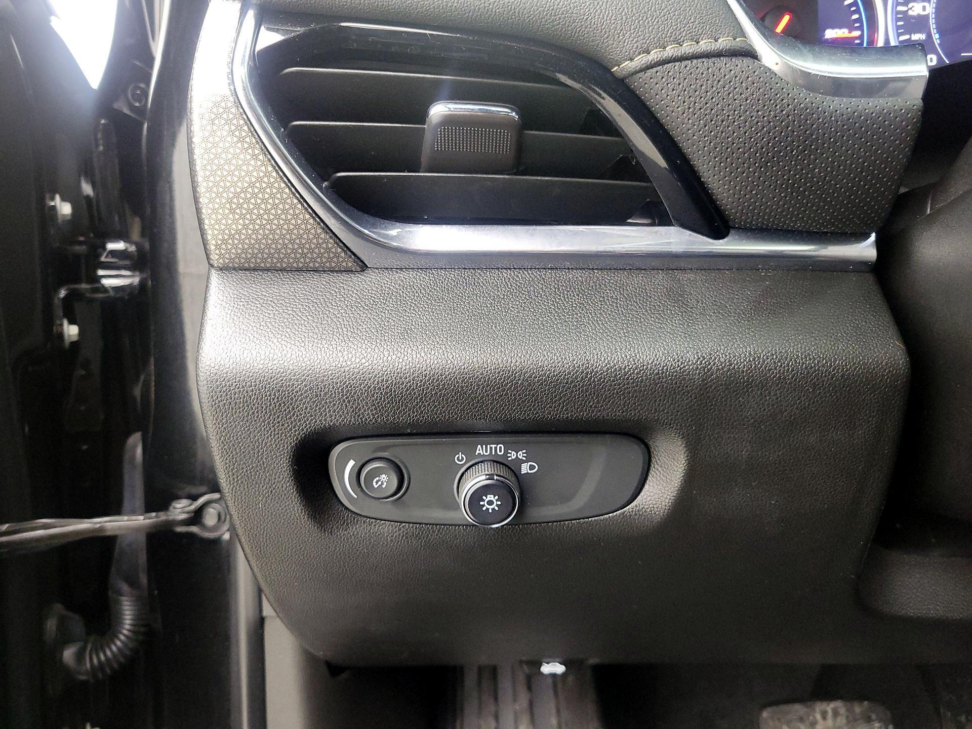 Thumbnail: 2023 Chevrolet Traverse - 13