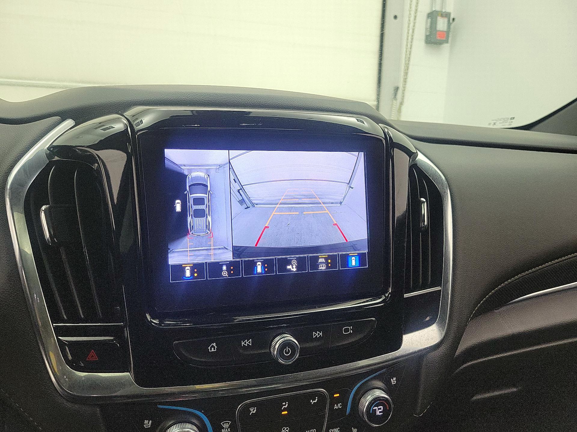 Thumbnail: 2023 Chevrolet Traverse - 14