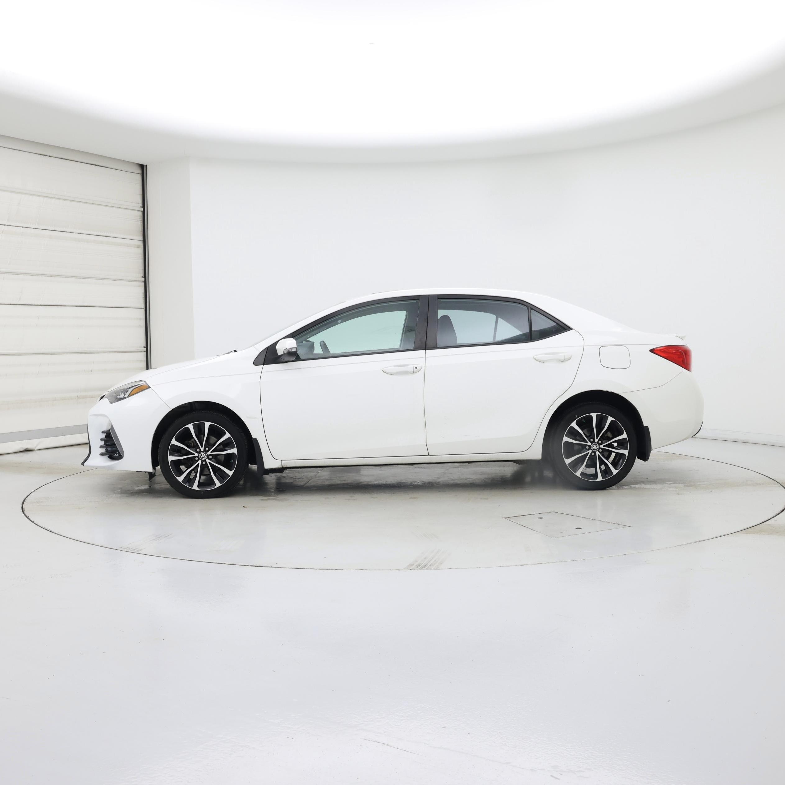 Thumbnail: 2018 Toyota Corolla - 3