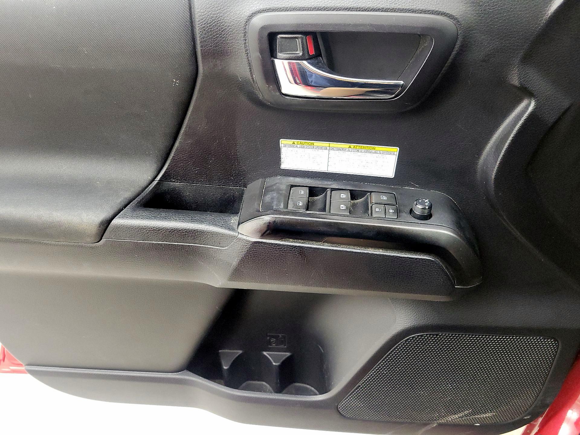 Thumbnail: 2020 Toyota Tacoma - 12