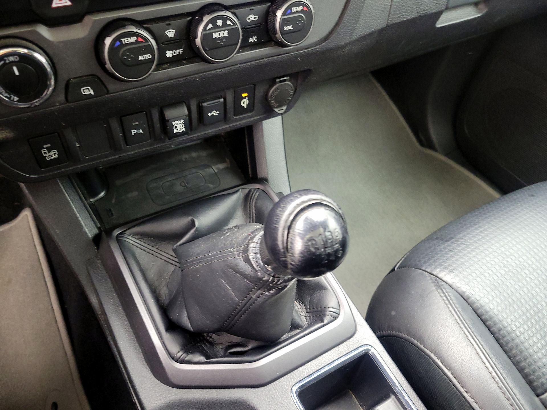 Thumbnail: 2020 Toyota Tacoma - 17