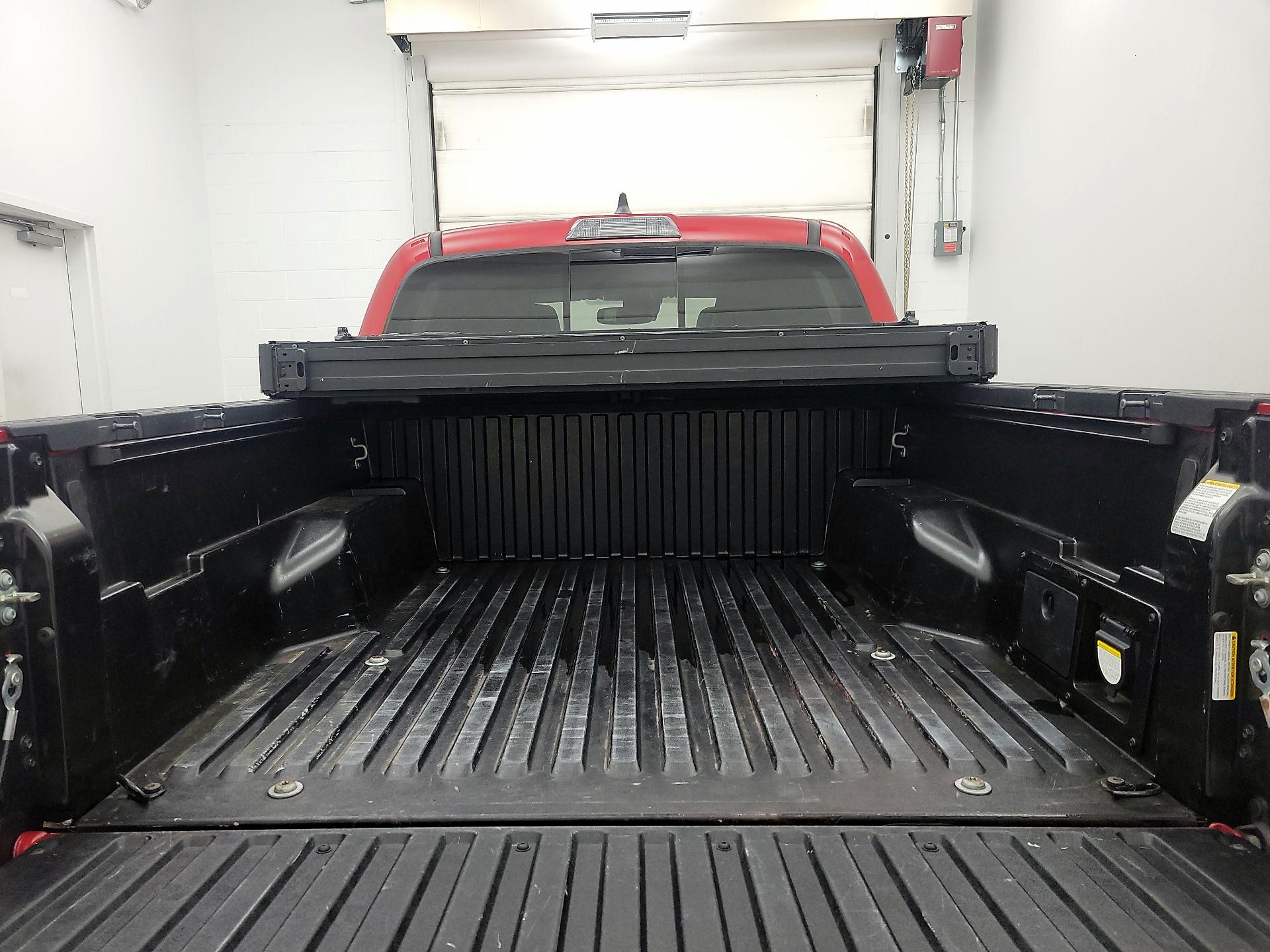 Thumbnail: 2020 Toyota Tacoma - 20