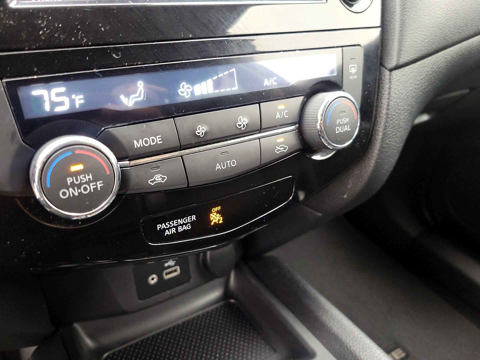 Thumbnail: 2020 Nissan Rogue - 16