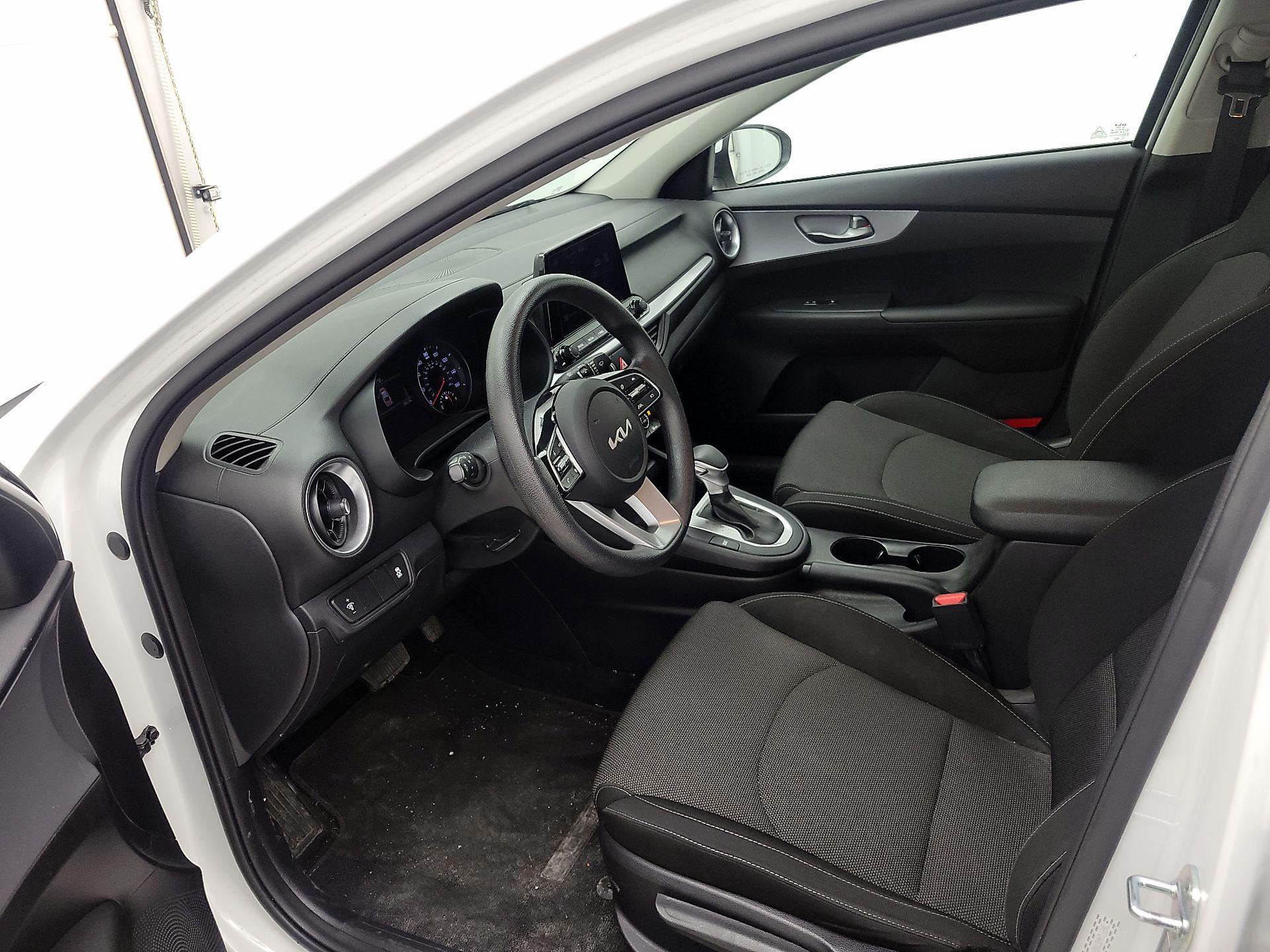 Thumbnail: 2022 Kia Forte - 11