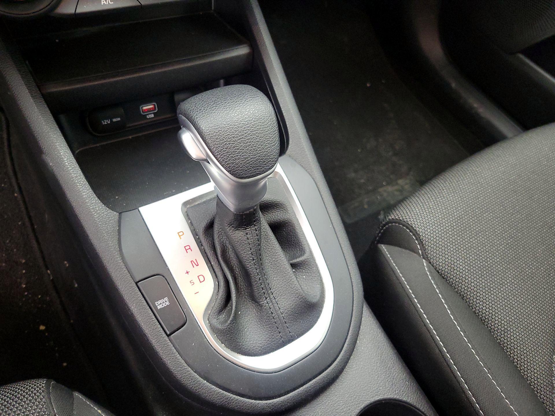 Thumbnail: 2022 Kia Forte - 17