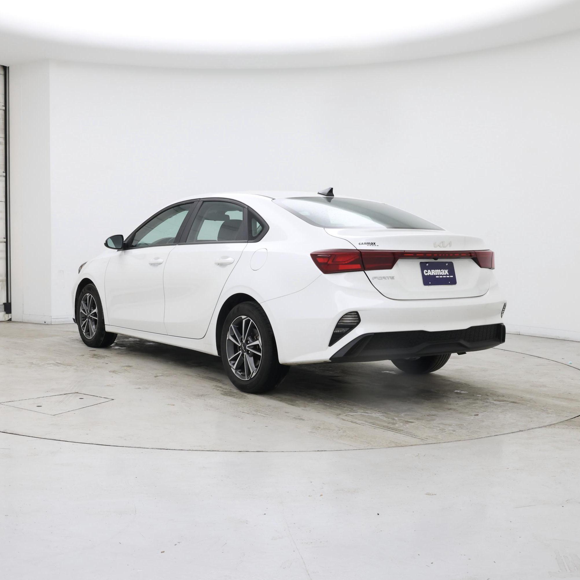 Thumbnail: 2022 Kia Forte - 2