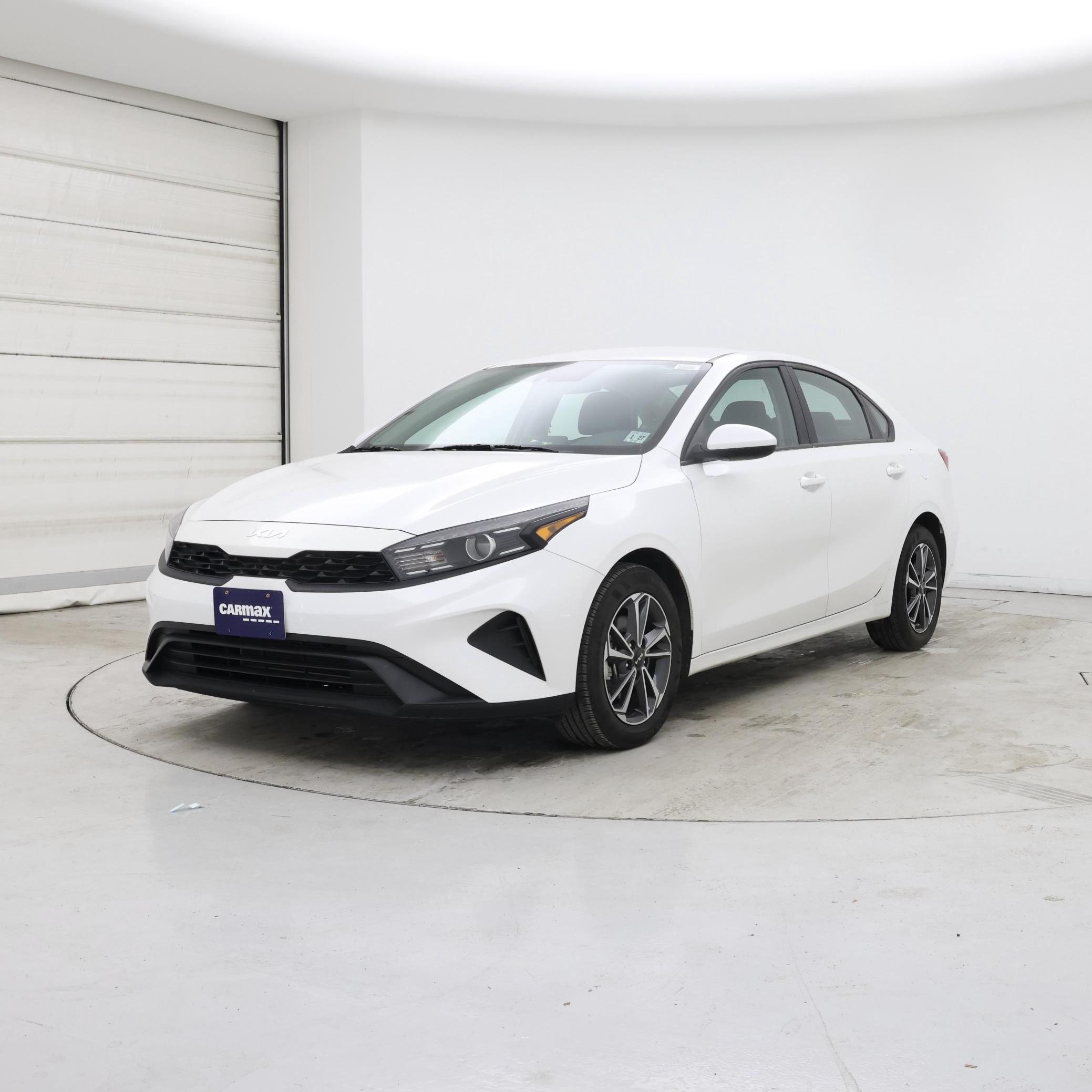 Thumbnail: 2022 Kia Forte - 4